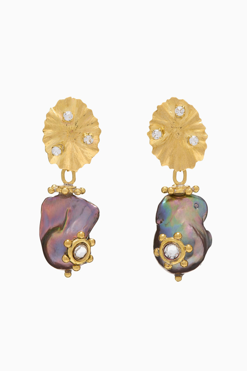 Pearl Dangle Earring 1