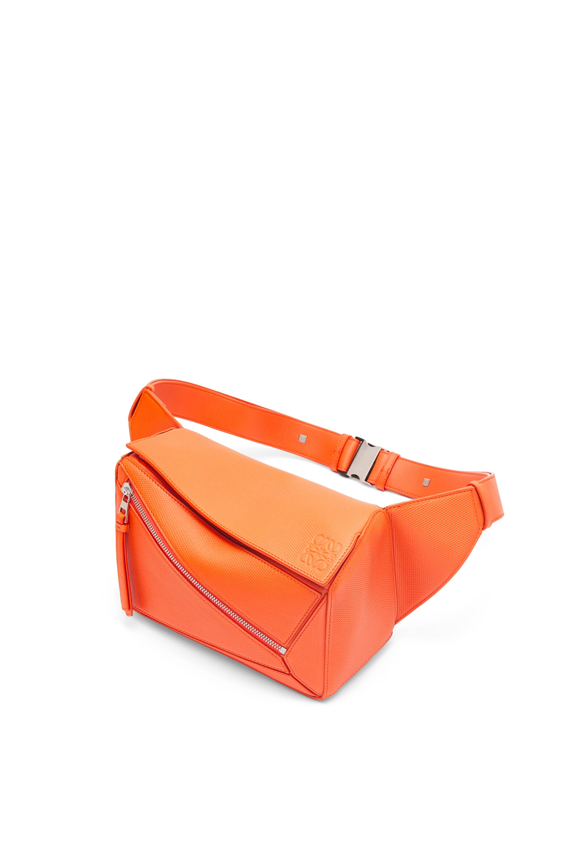 Small Puzzle bumbag in diamond calfskin - 4