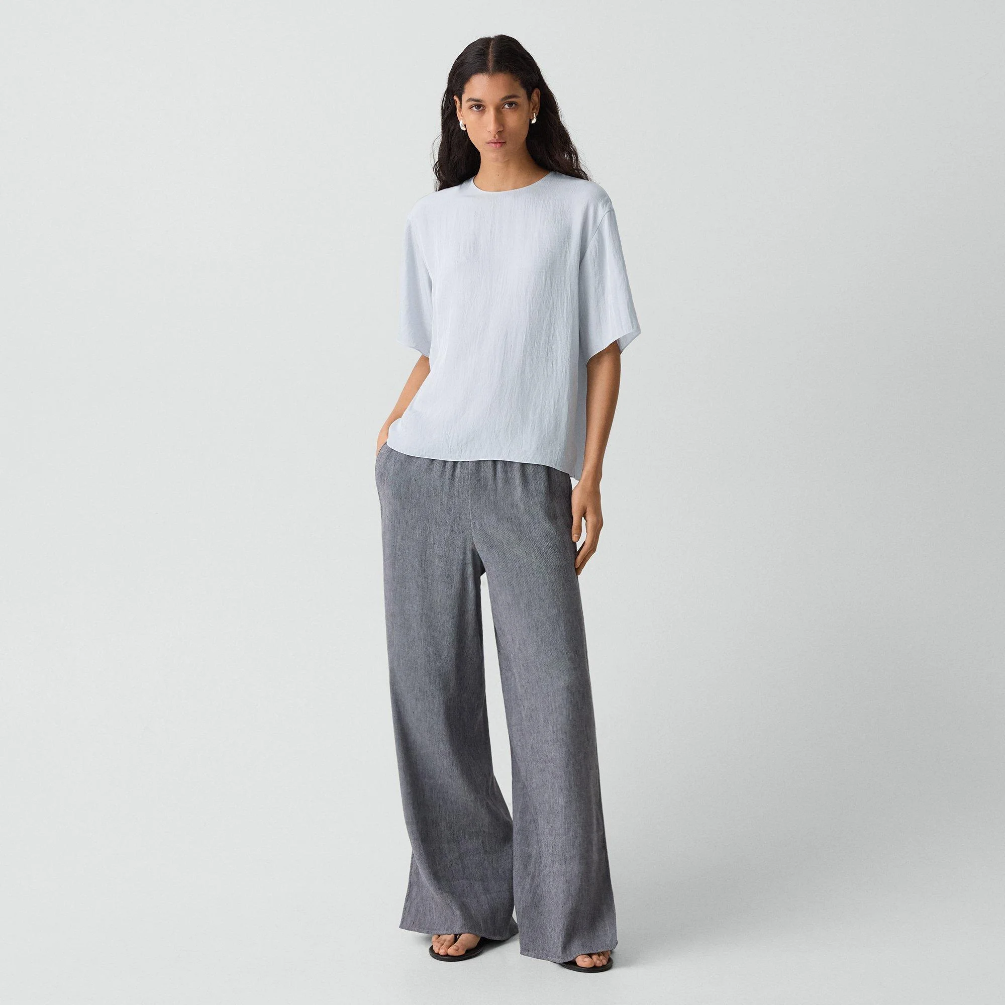 Vented Pull-On Pant in Fluid Linen - 1