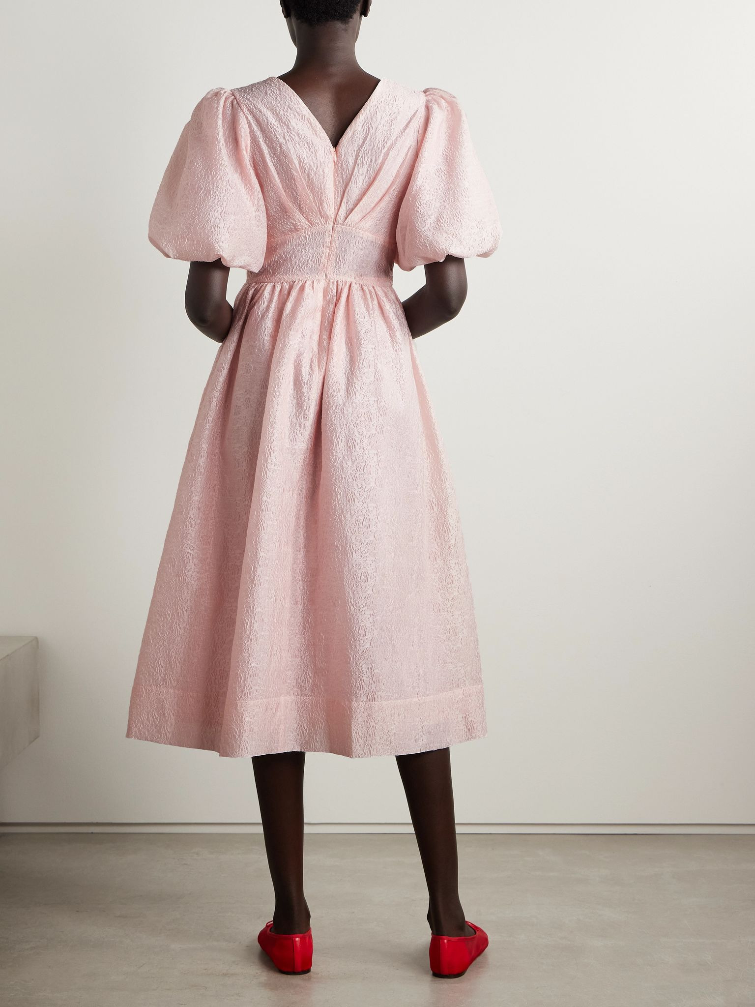 Florence gathered cloqué midi dress Pink - 3