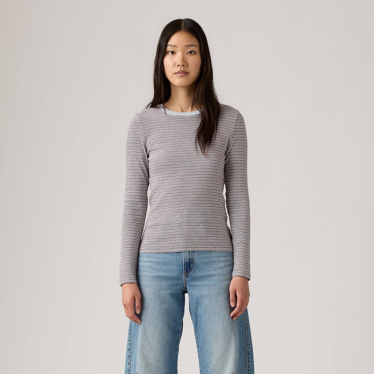 ESSENTIAL LONG-SLEEVE T-SHIRT - 1