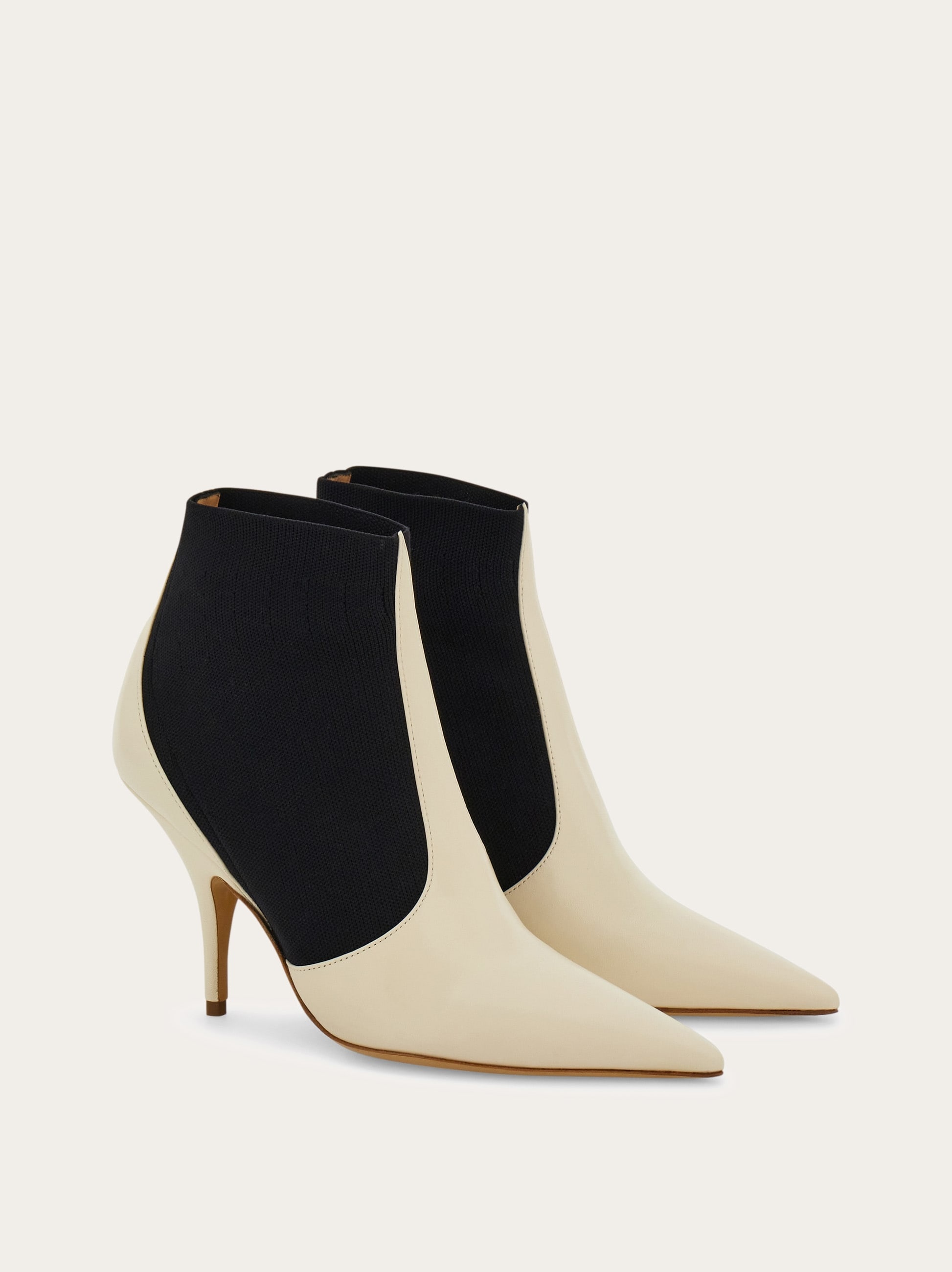 Ankle boot with graphic detail - 3
