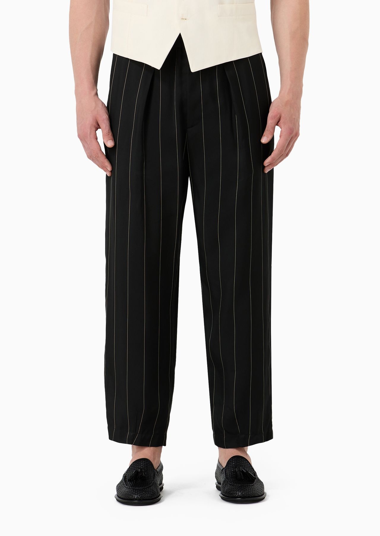 Pinstriped viscose single-pleat trousers - 2