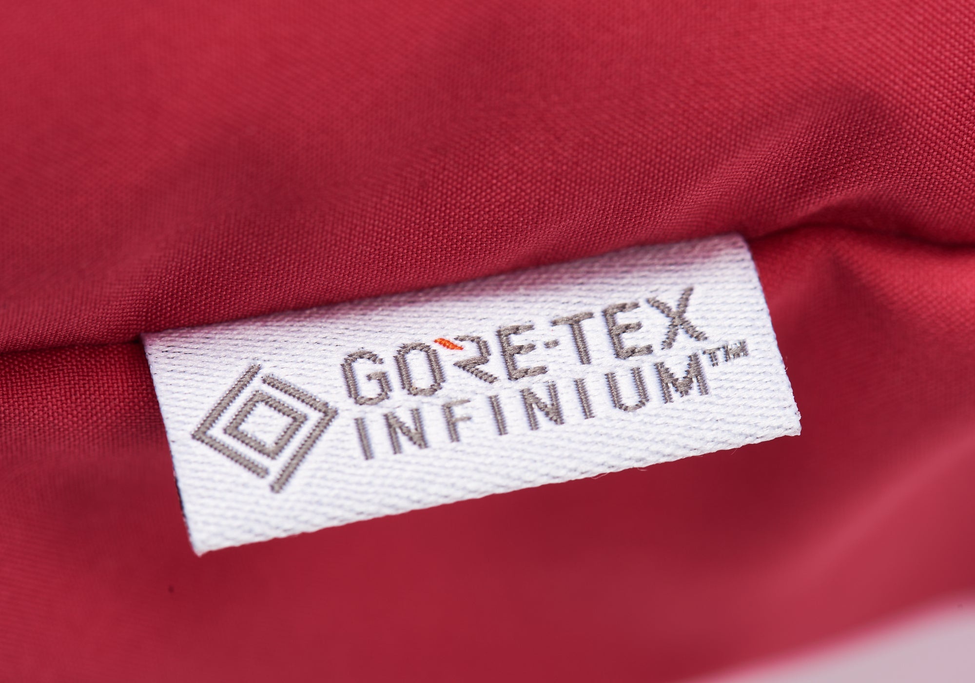 GORE-TEX INFINIUM REVERSO DOWN VEST PINK / NAVY - 10