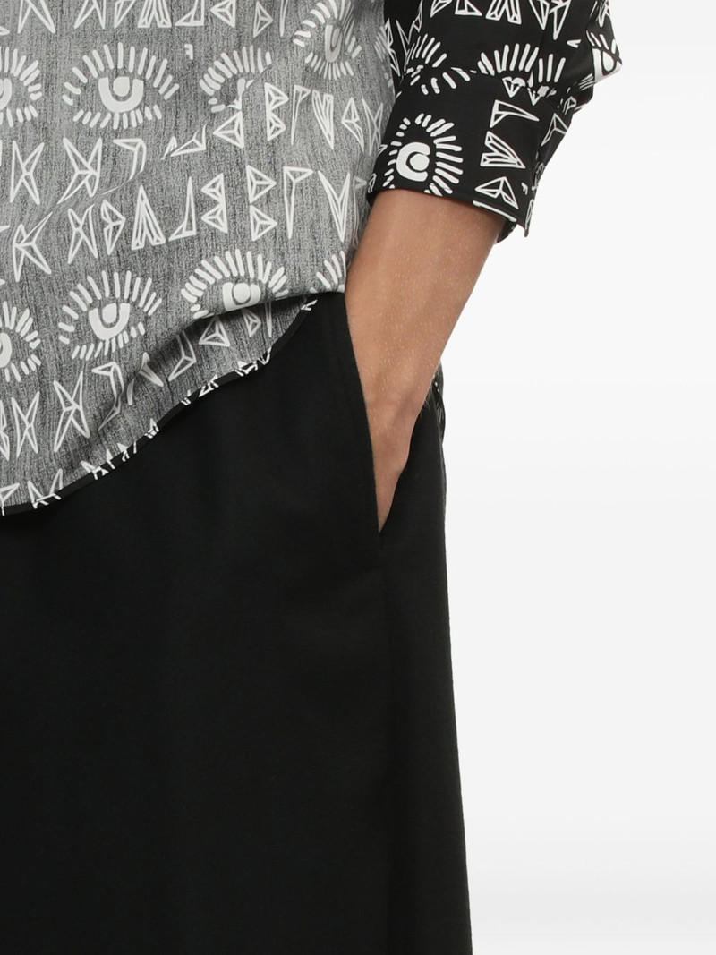 elastic-waist trousers 5