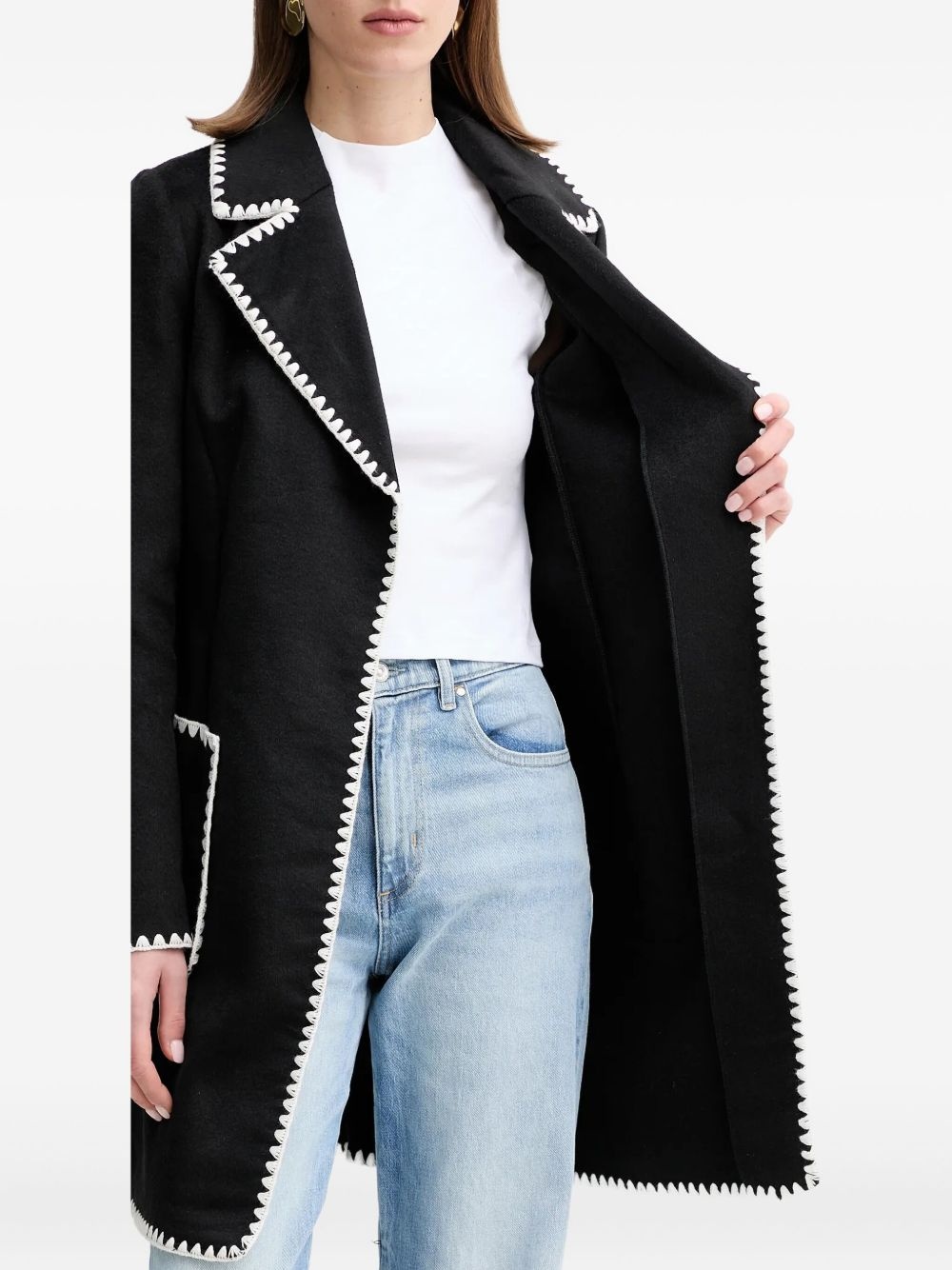 contrasting-trim belted coat - 3