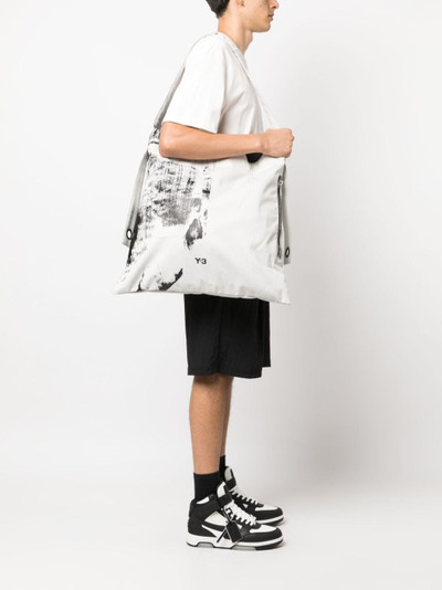 Y-3 logo-print recycled polyester tote bag outlook