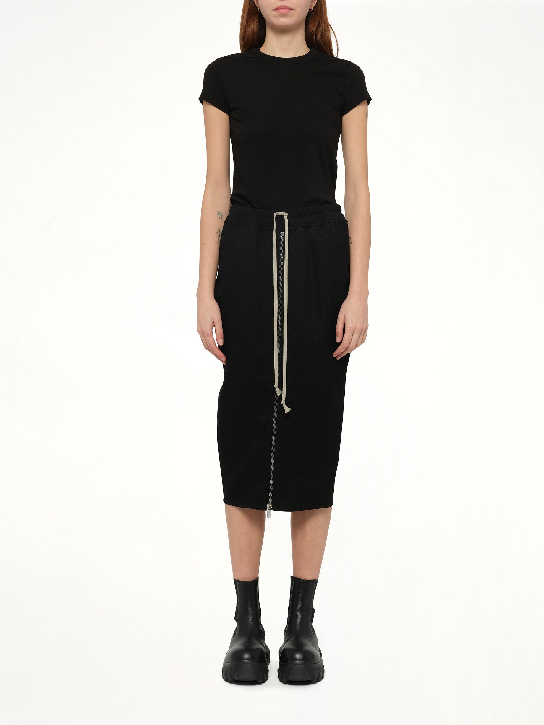 Zipped Short Pillar in Black - 7