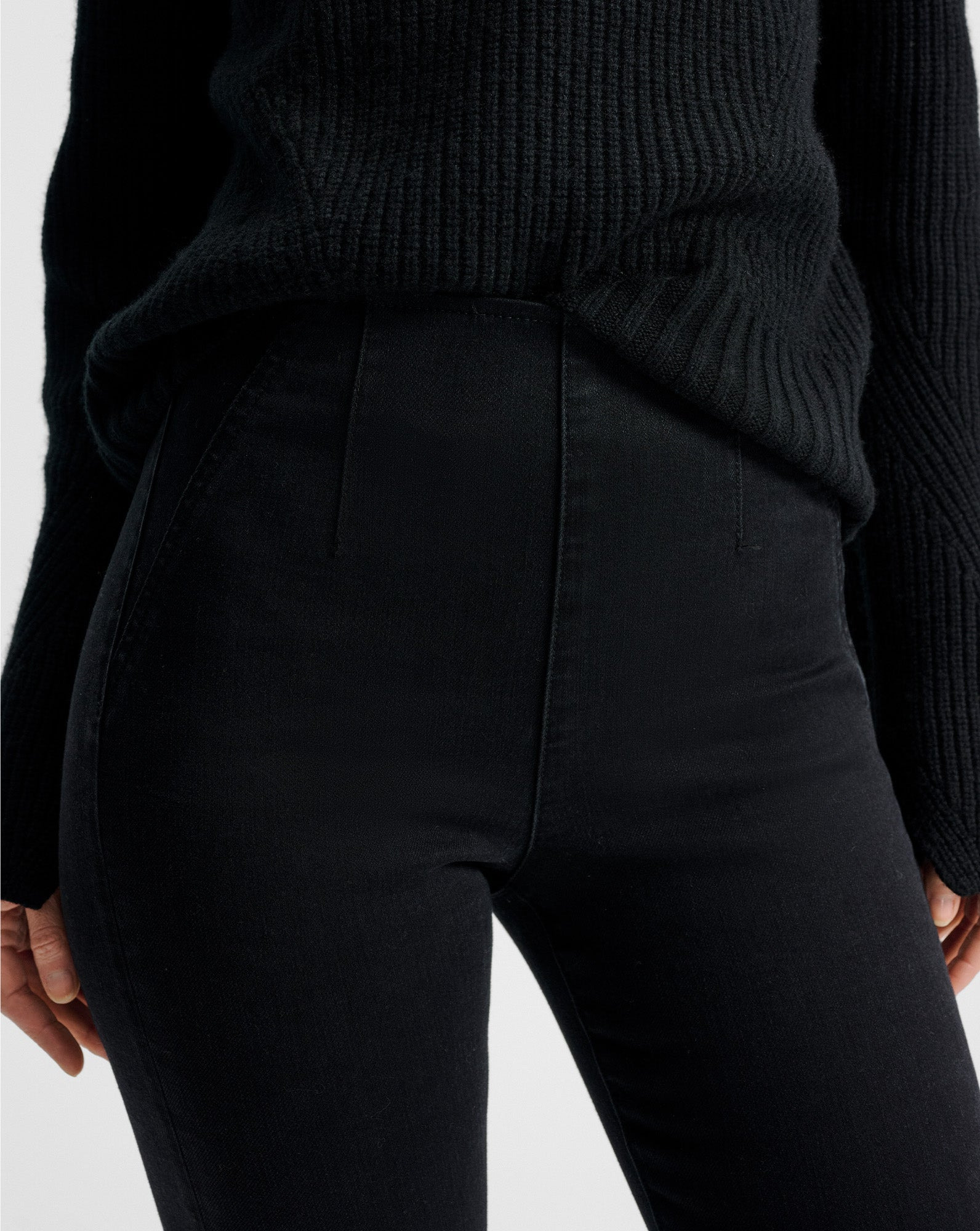 BEVERLY OFF-DUTY SKINNY-FLARE JEAN - 6