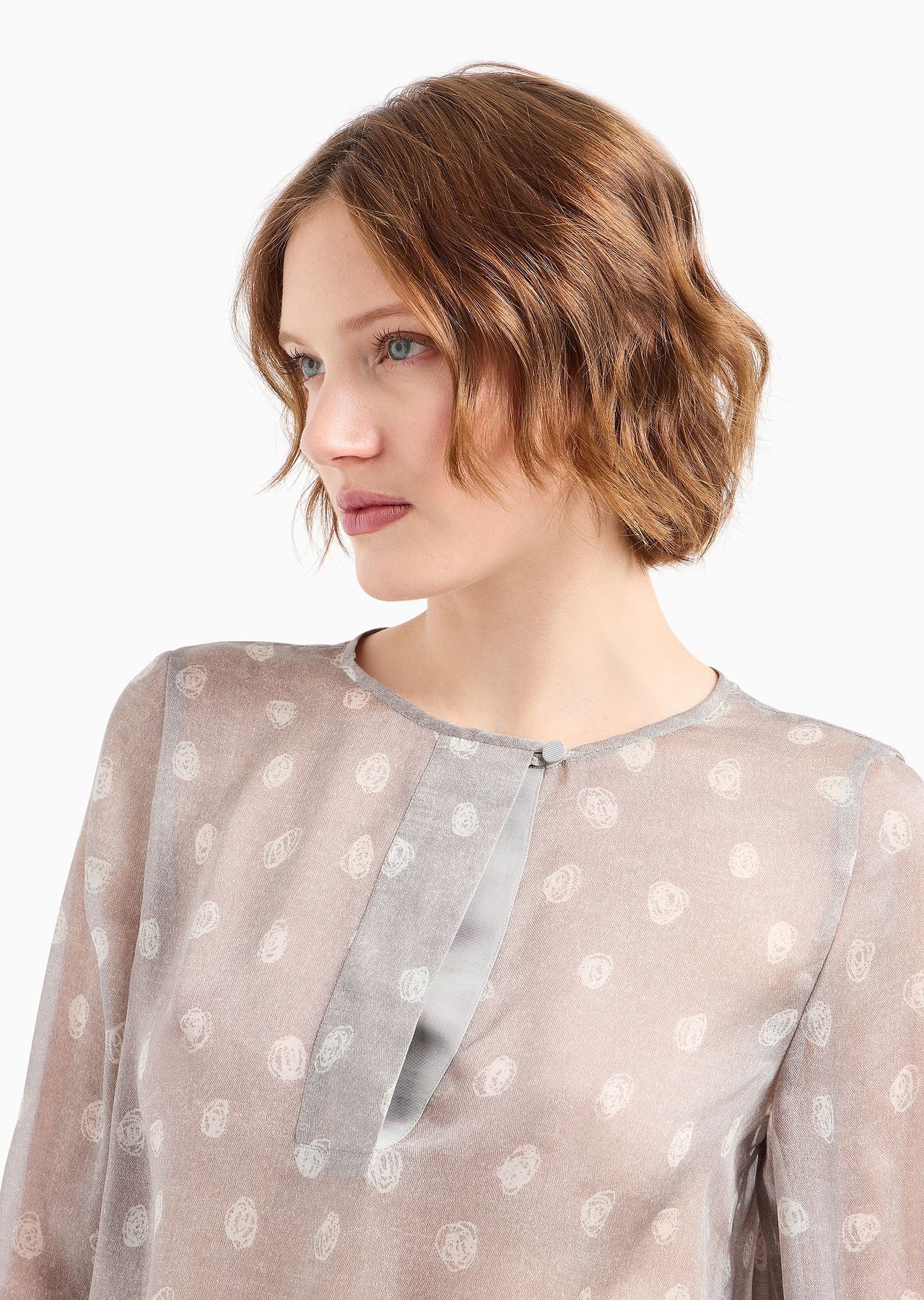 Icon blouse in silk chiffon with an all-over abstract polka-dot print - 4