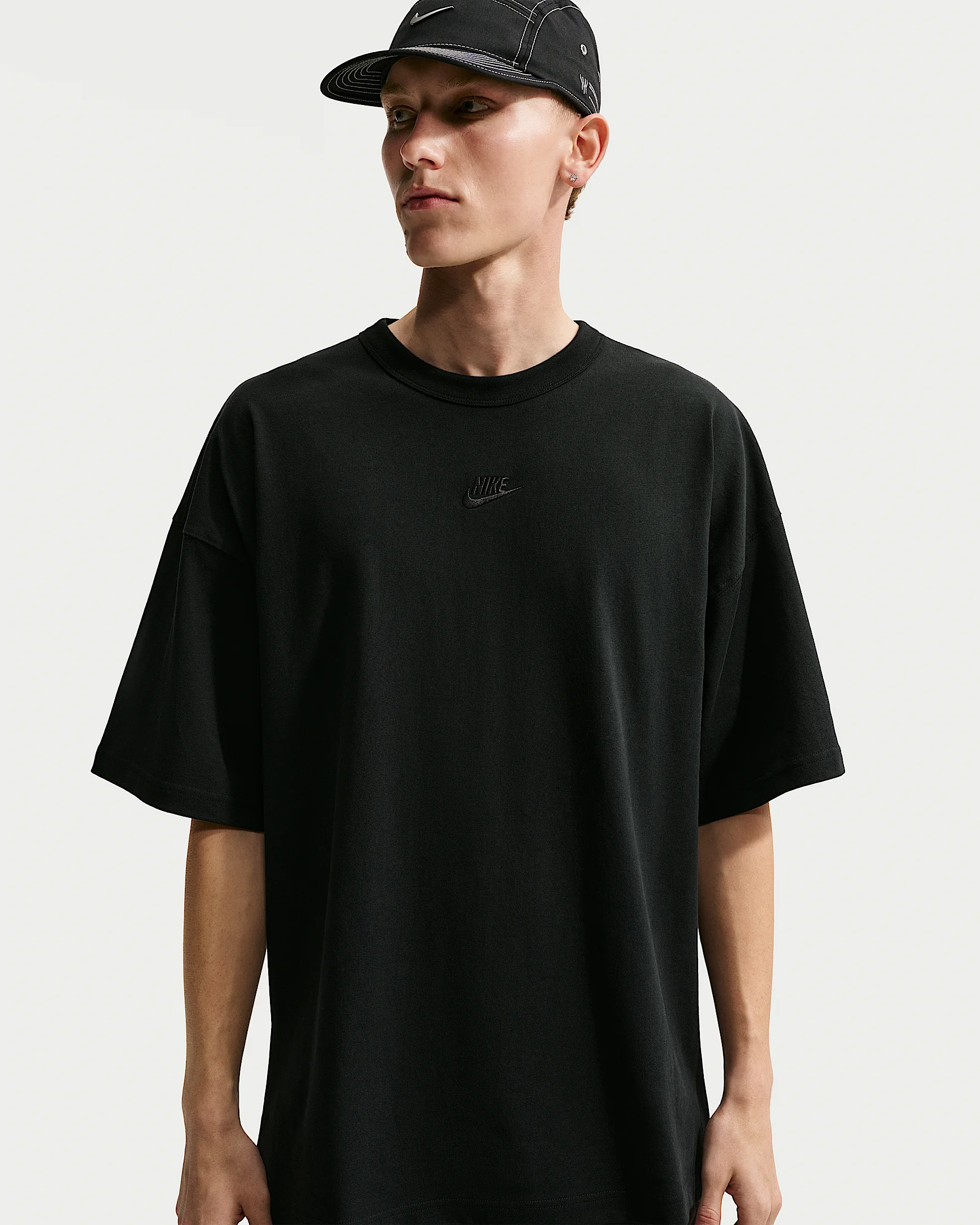 Nike Sportswear Premium Essentials Men's Oversized T-Shirt - 1