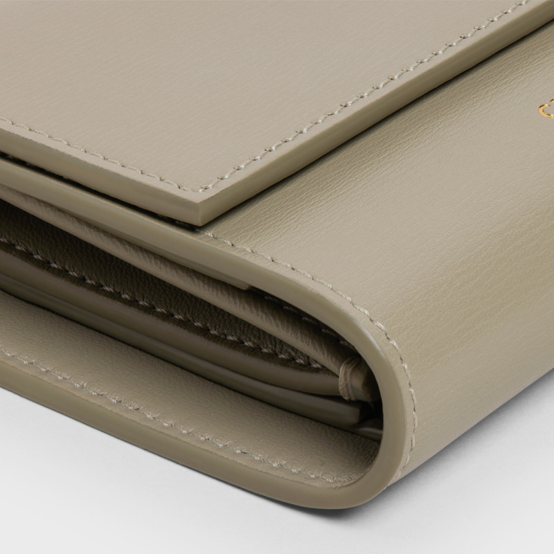 Small trifold wallet in Smooth Calfskin 5