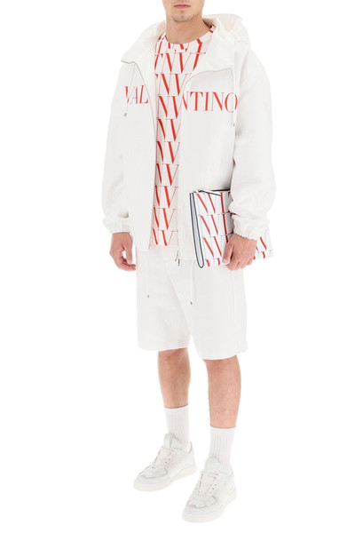 Valentino CAMOUWHITE SHORTS outlook