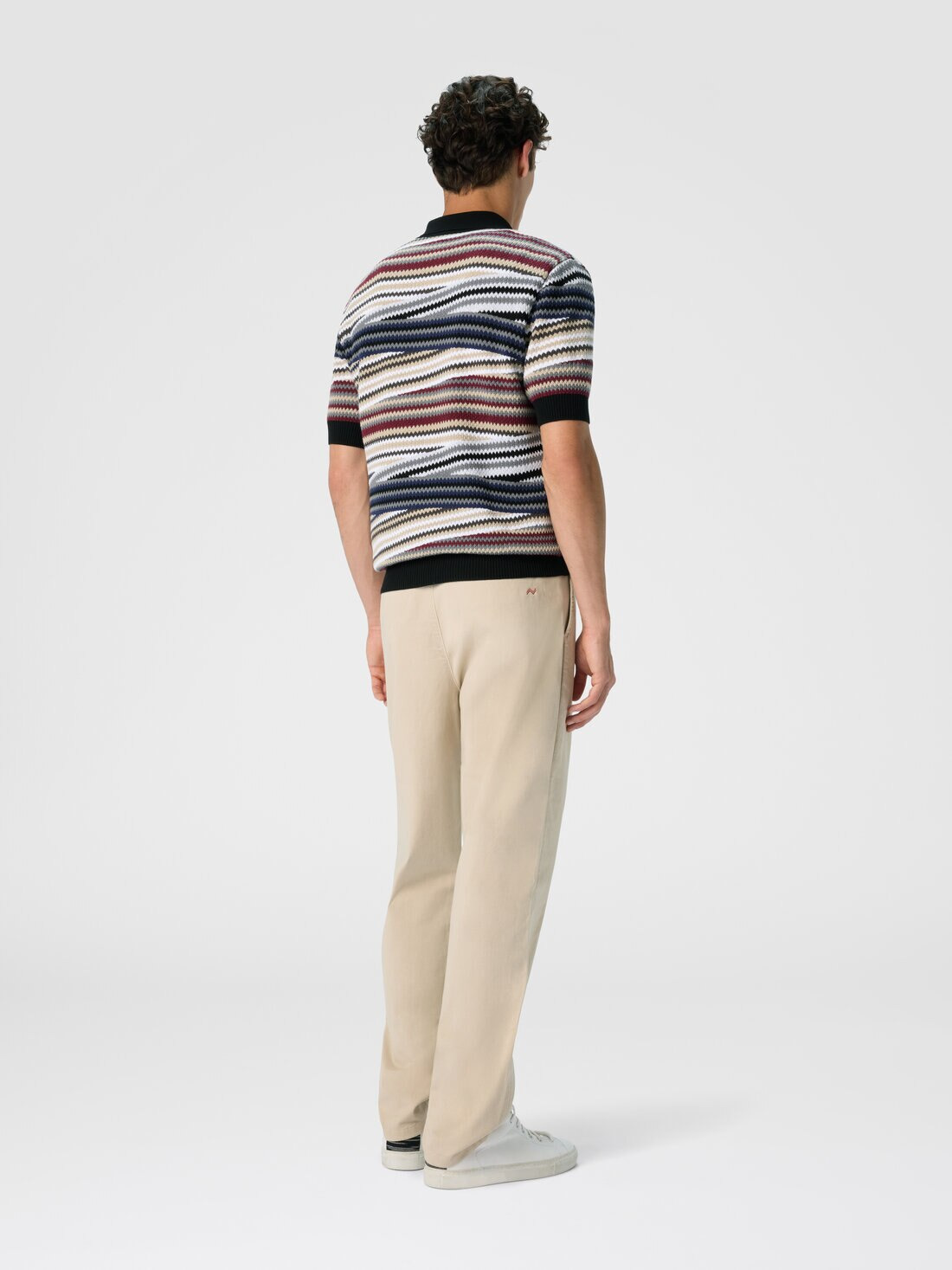 Short Sleeve Polo with Buttons and Striped Zigzag Pattern - 3