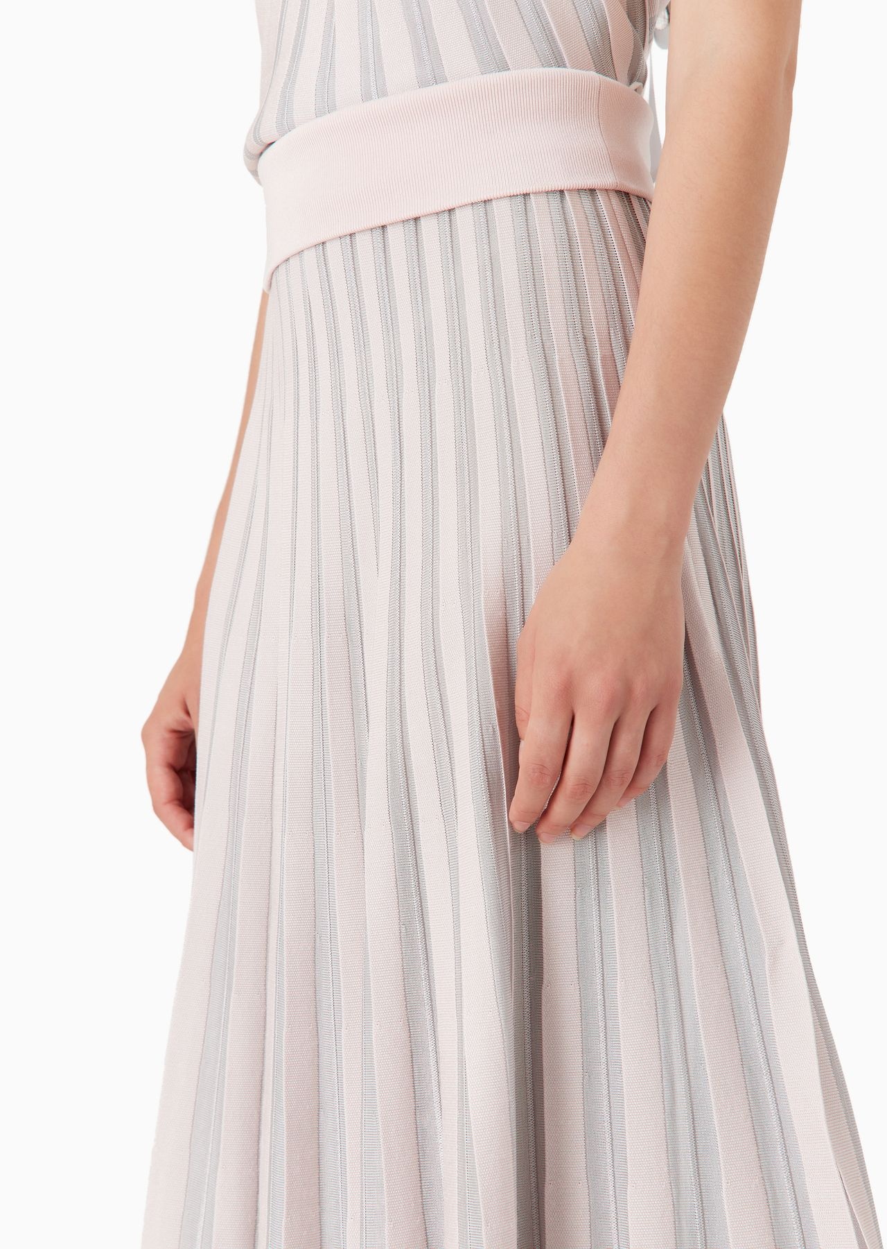 Long skirt in pleated fabric - 5