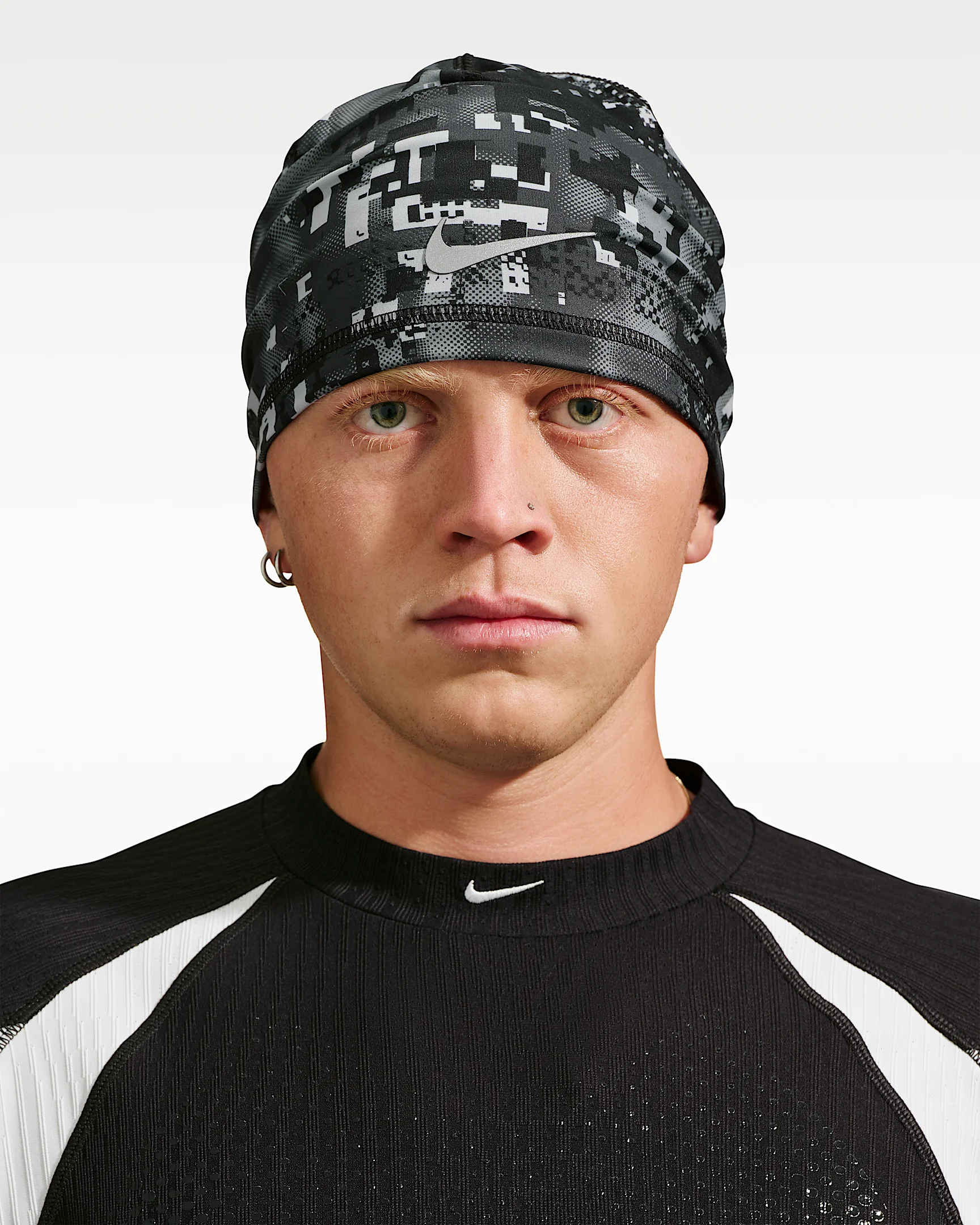 Nike Peak Dri-FIT Uncuffed Beanie - 1