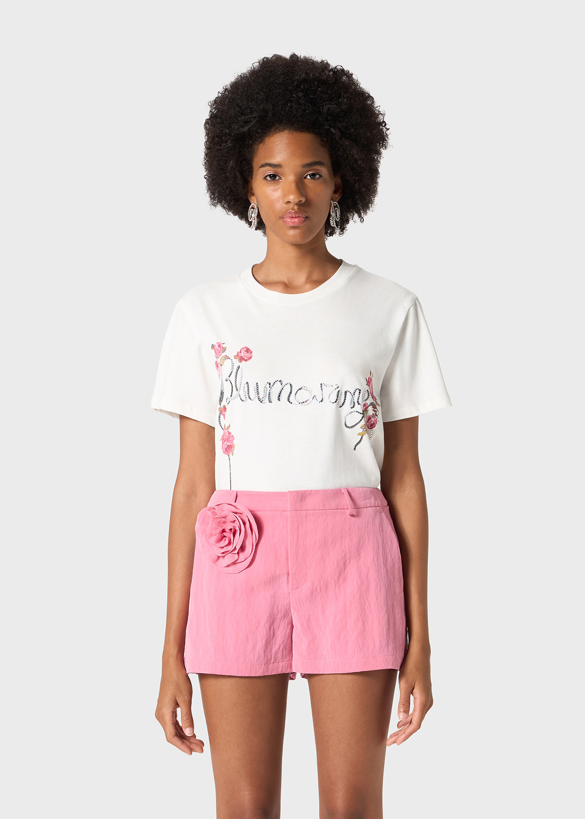 SHORTS IN FLUID GABARDINE WITH ROSE DECORATION - 3