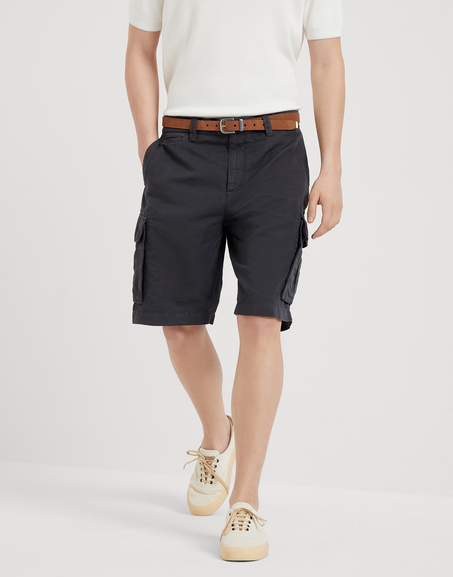 Garment-dyed Bermuda shorts in twisted linen and cotton gabardine with cargo pockets - 1