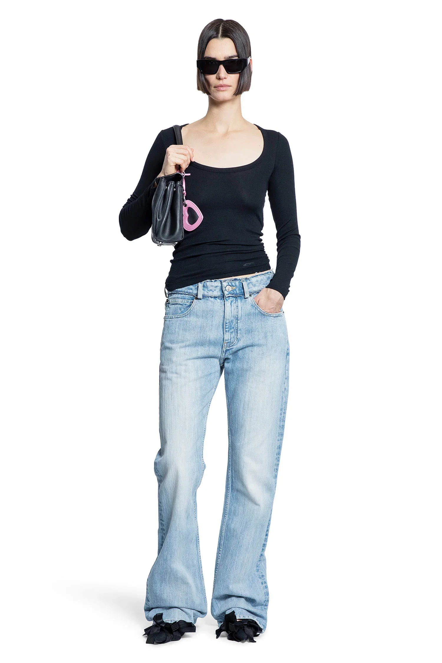 Low-Waisted-Jeans - 4