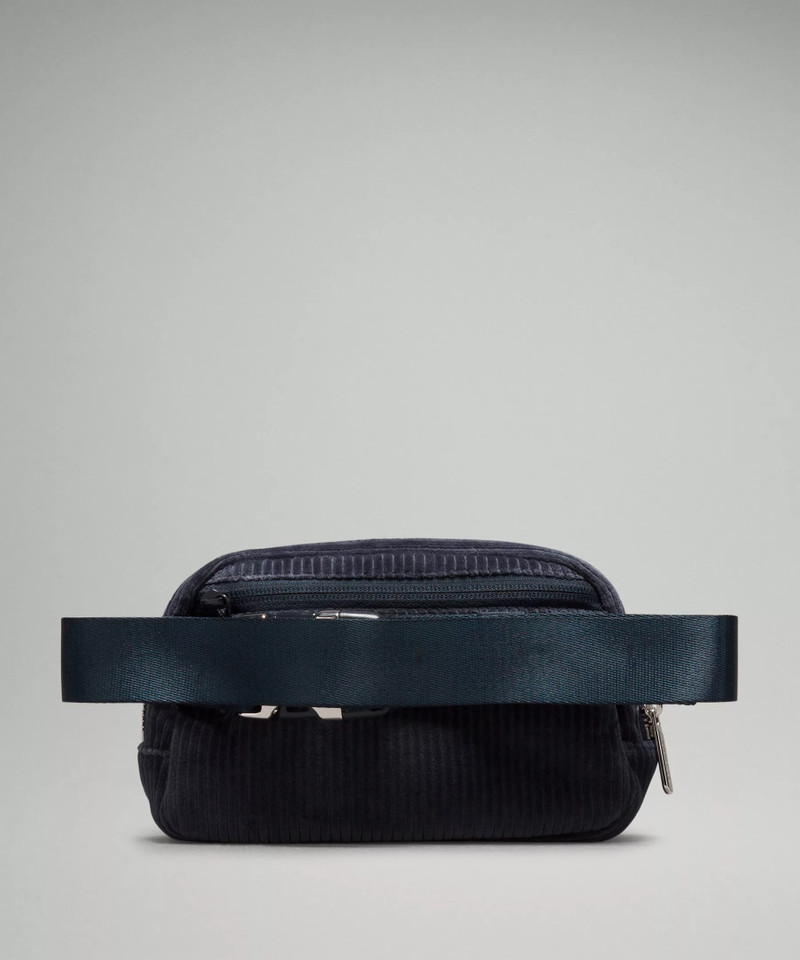 Everywhere Belt Bag 1L *Corduroy 3