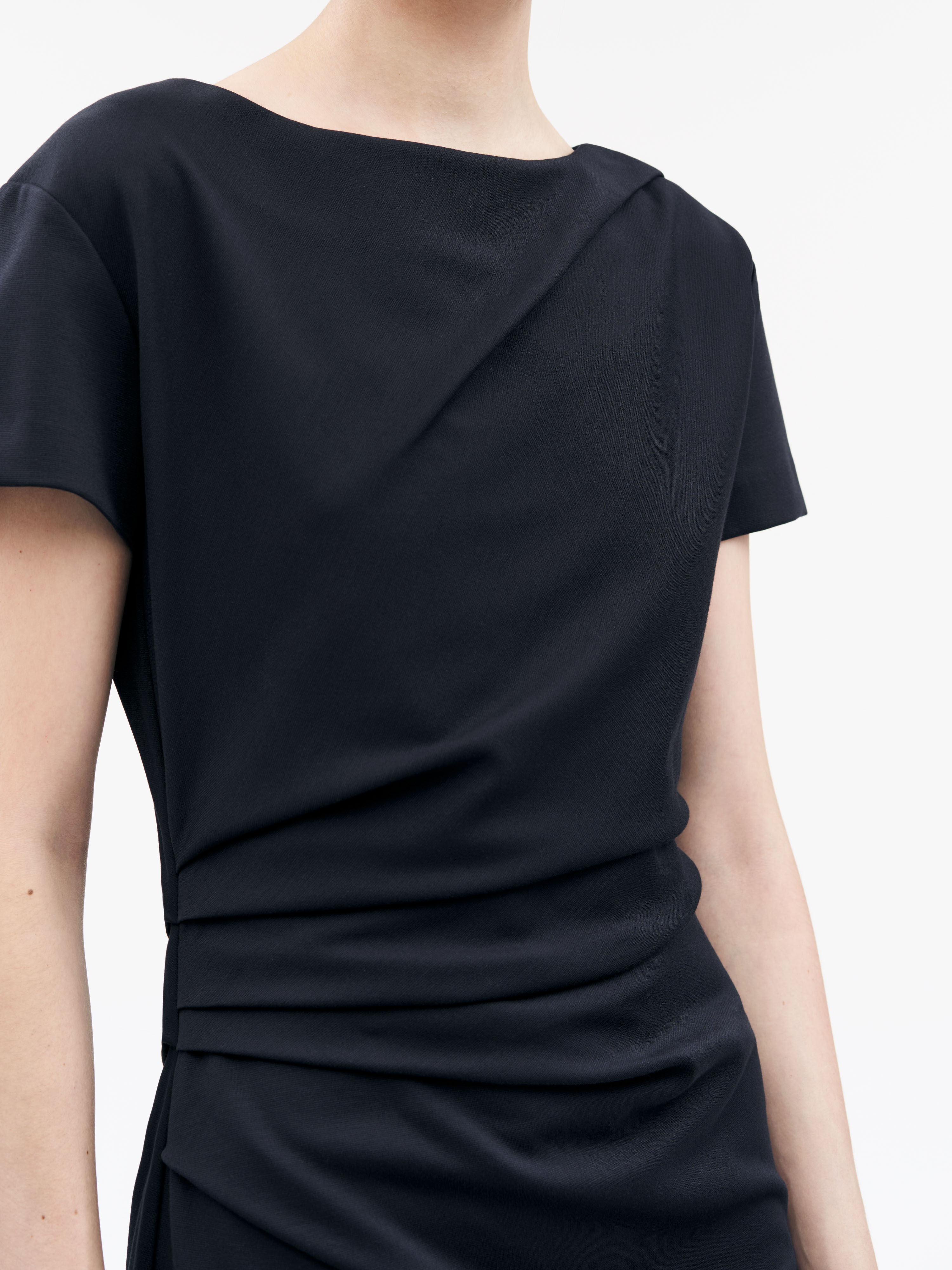 Izlo Slim-fit Dress - 5