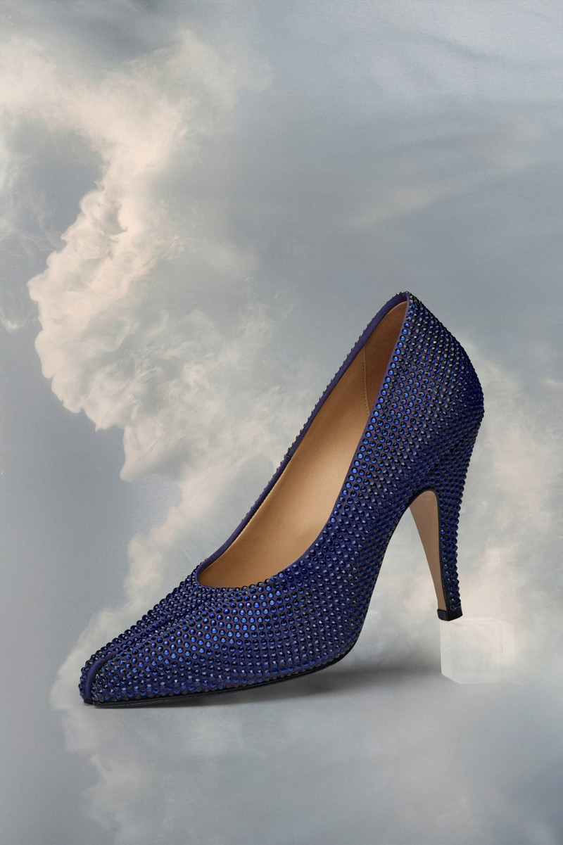 Tabi rhinestone pump 1