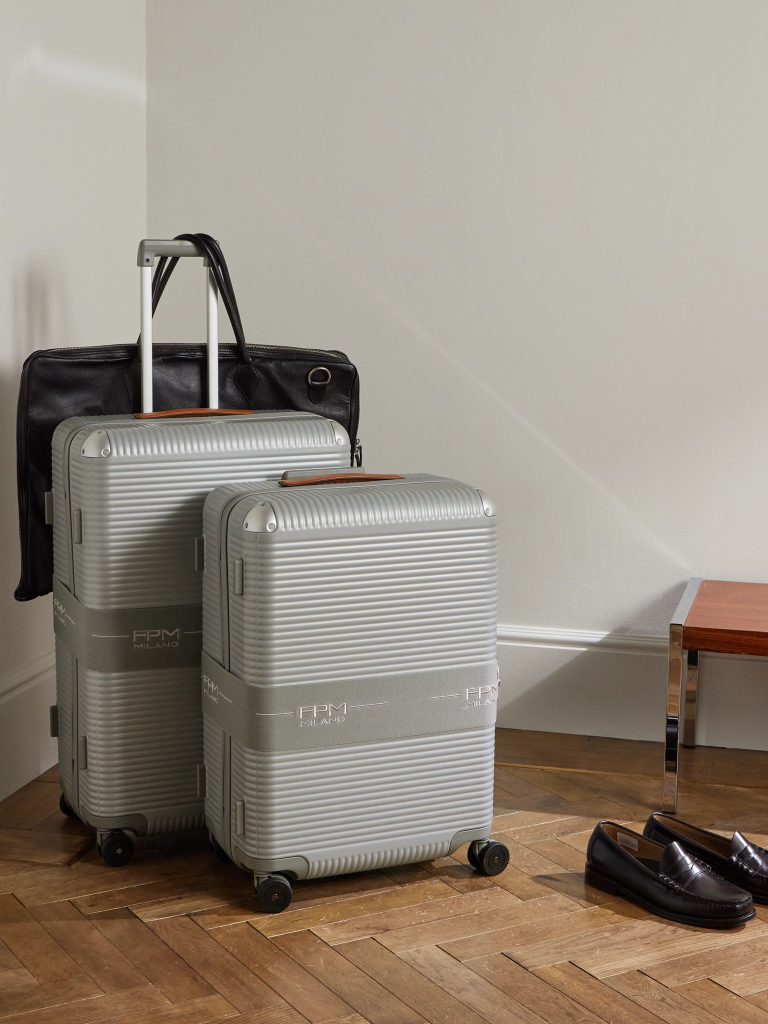 Bank Zip Deluxe 68cm Leather-Trimmed Polycarbonate Spinner Suitcase Gray - 2