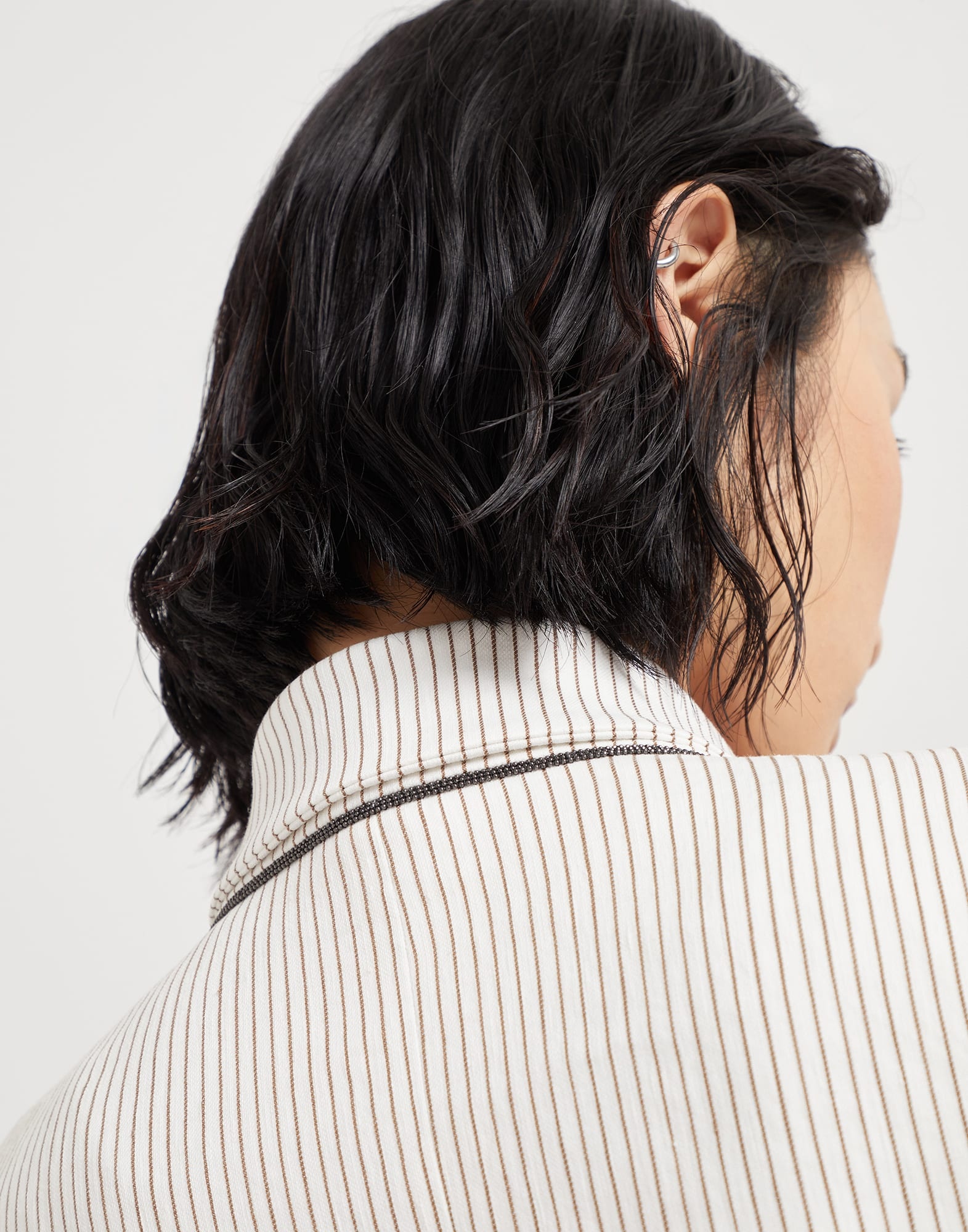 Comfort linen and cotton chalk stripe twill cropped blazer with monili - 3