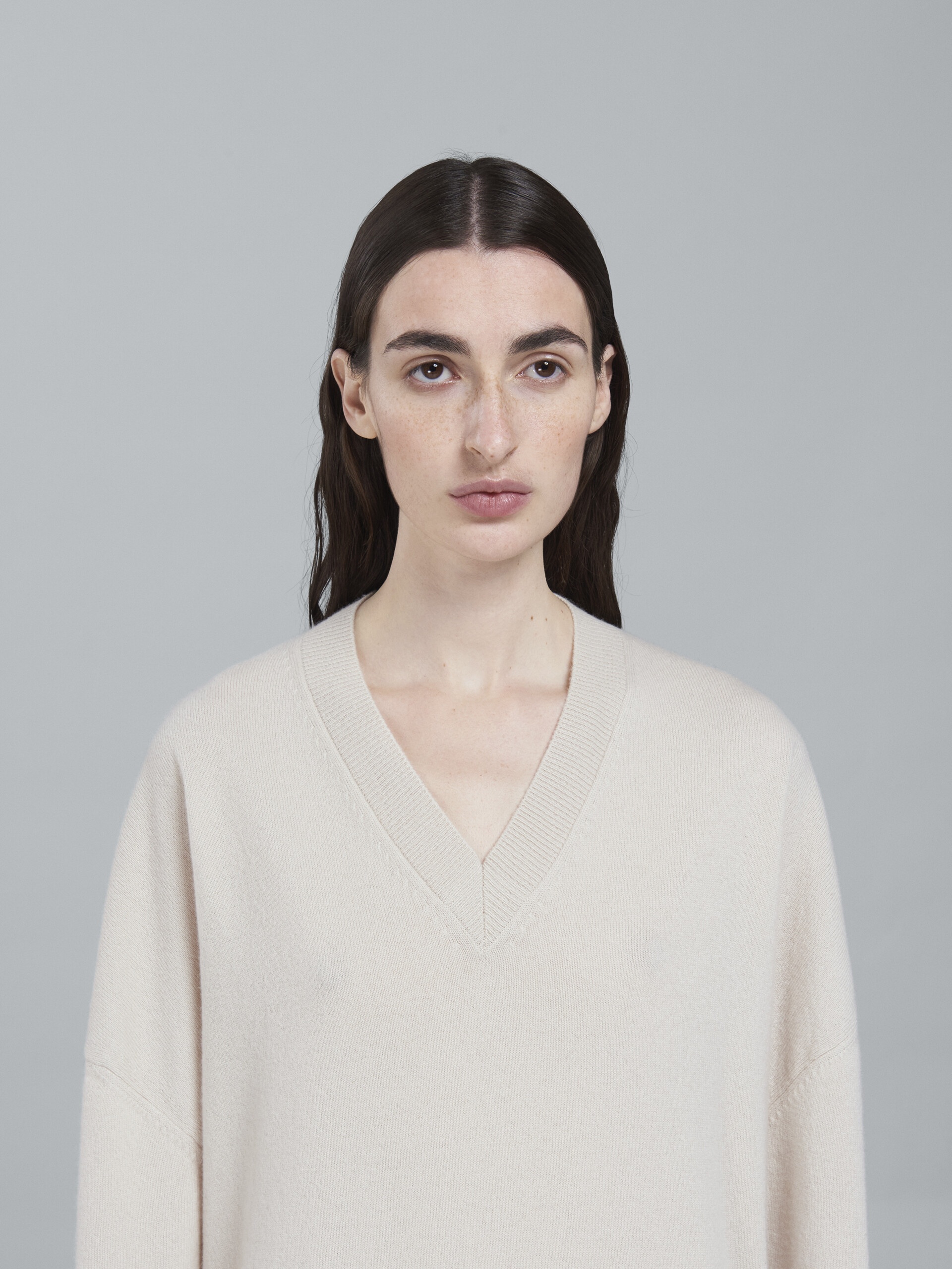 LOGO CASHMERE V-NECK LONG SWEATER - 4