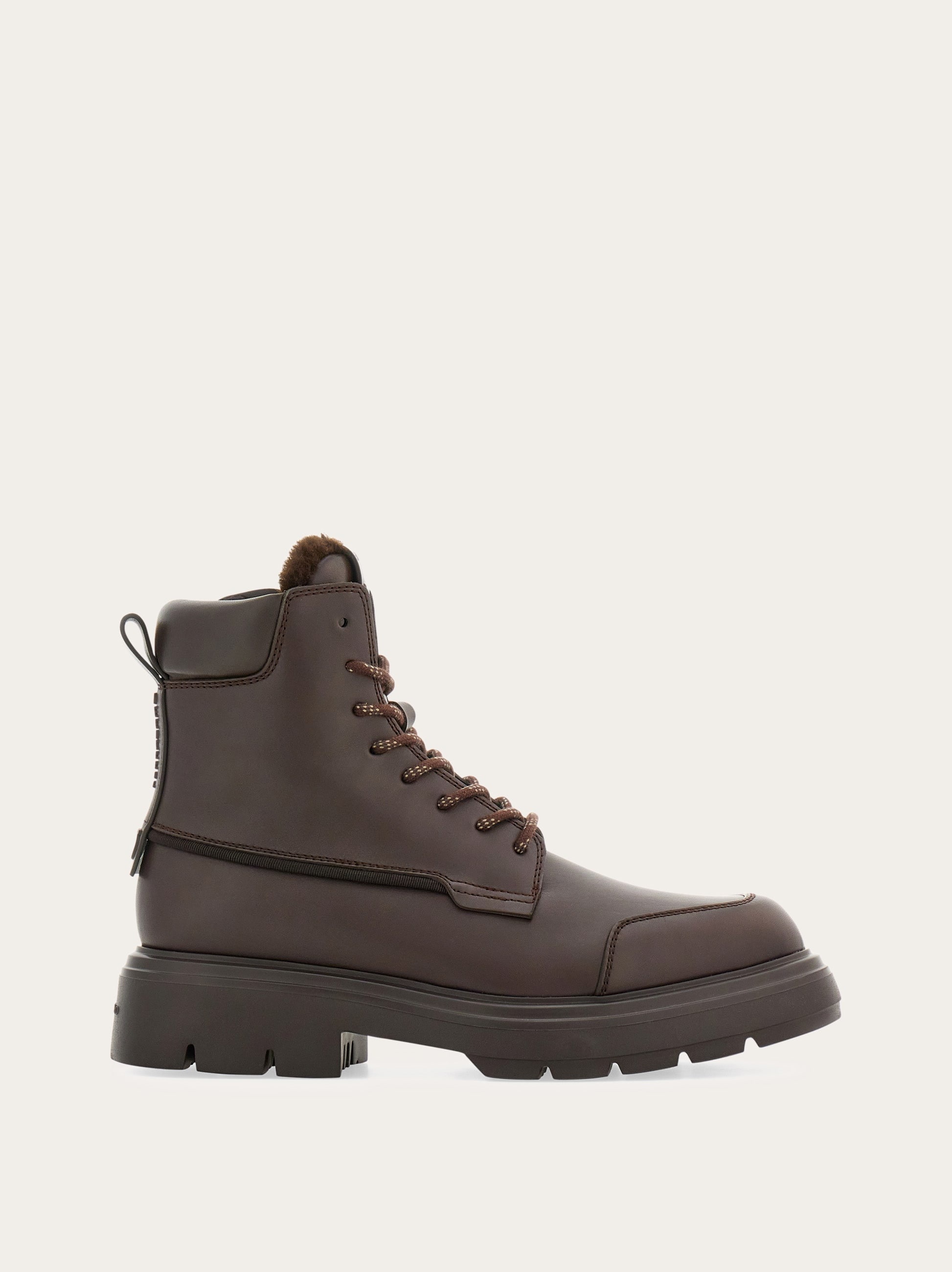 Combat boot with maxi-tongue - 1