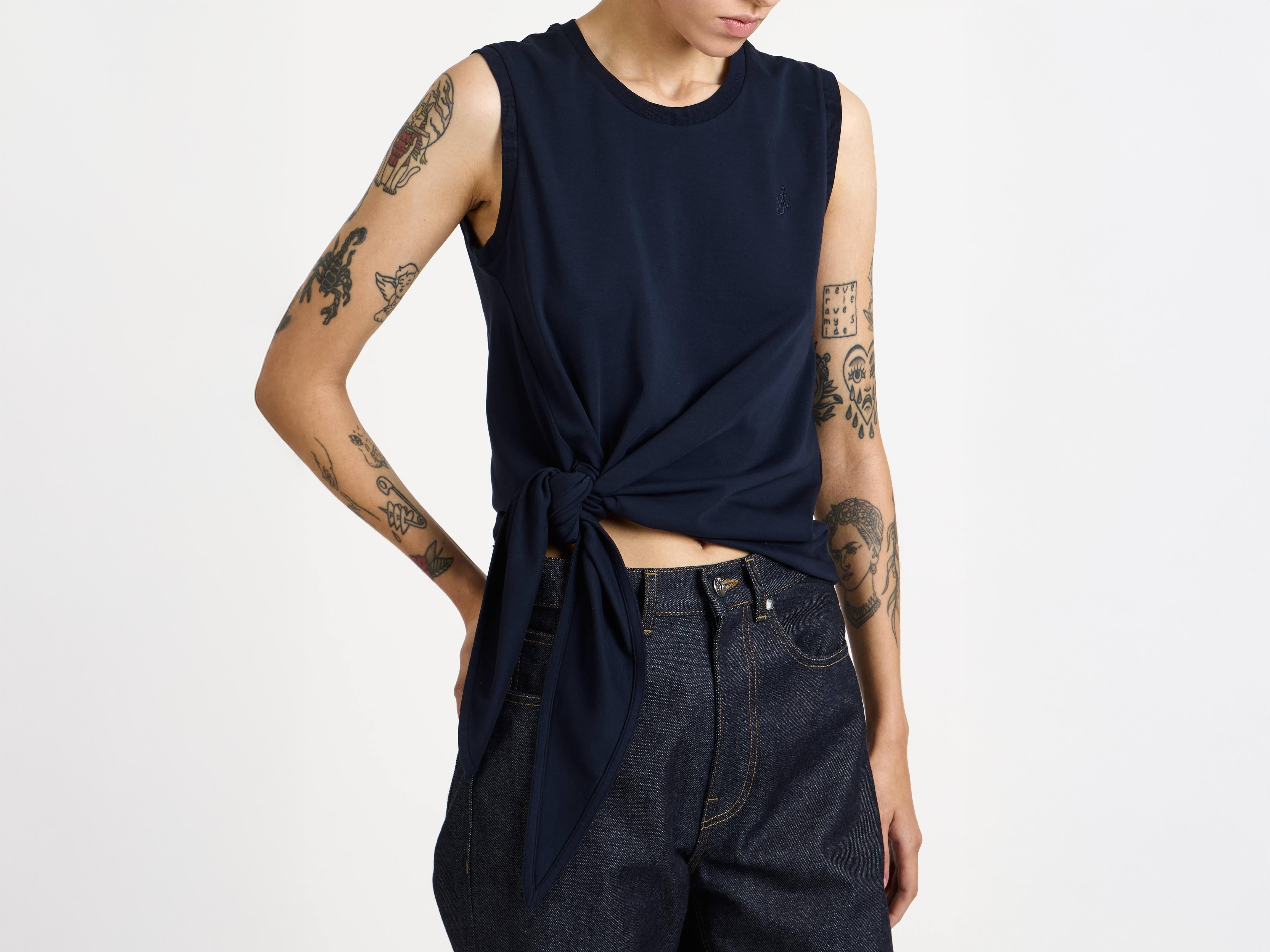 HEM KNOT TANK TOP IN NAVY - 9