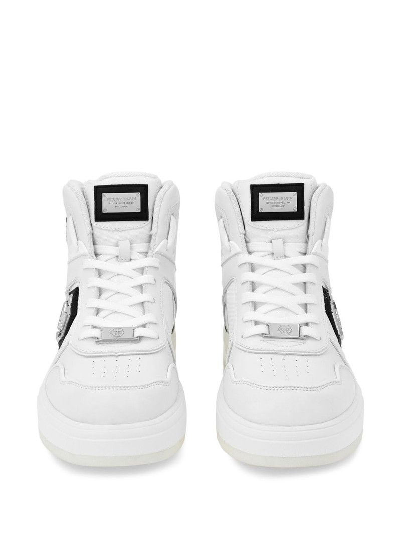 Predator sneakers 3