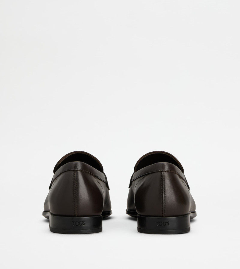 Tod's LOAFERS IN LEATHER - BROWN outlook
