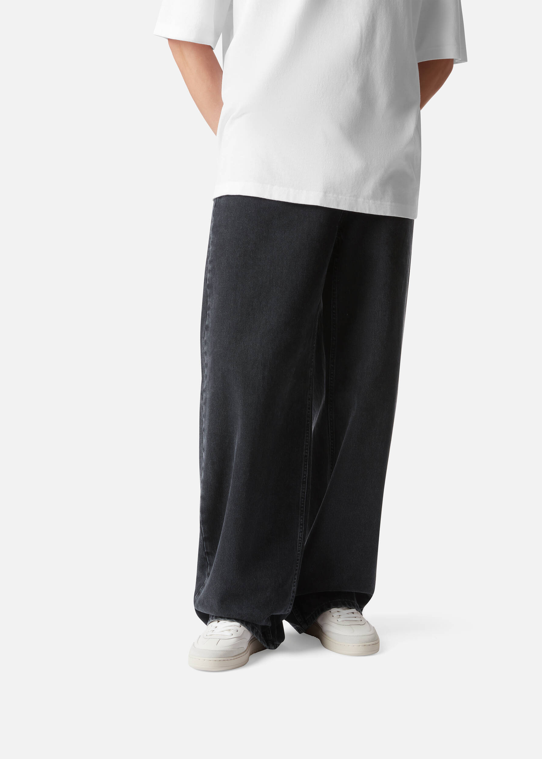 Dice T-Toe Sneaker - 6