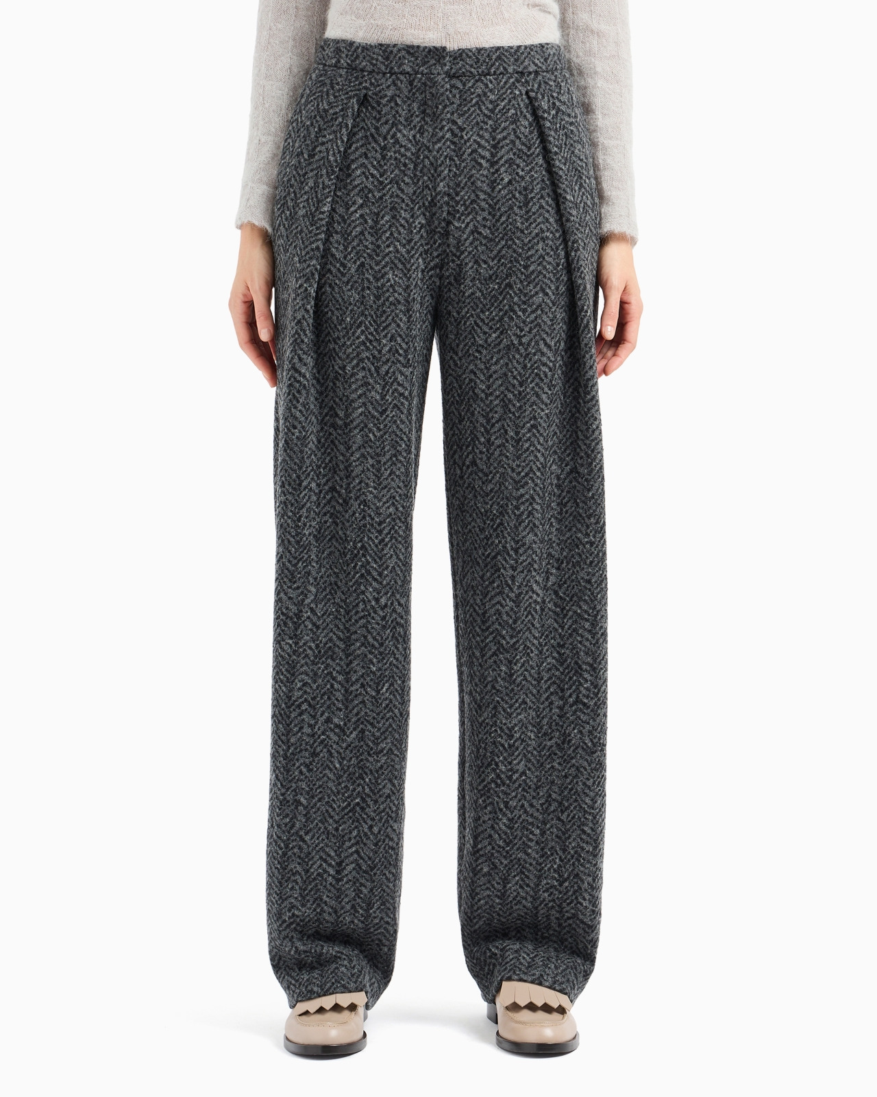 Trousers with pleats, in a wool-blend chevron-motif jacquard - 2
