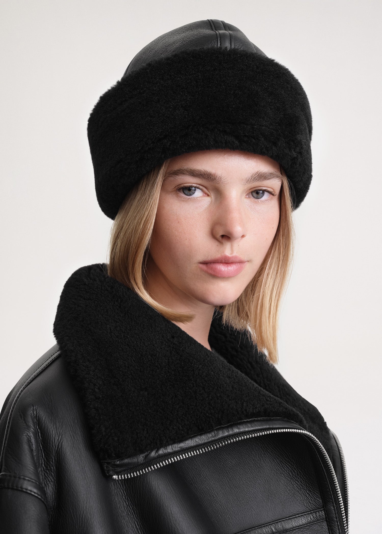Shearling winter hat black - 2