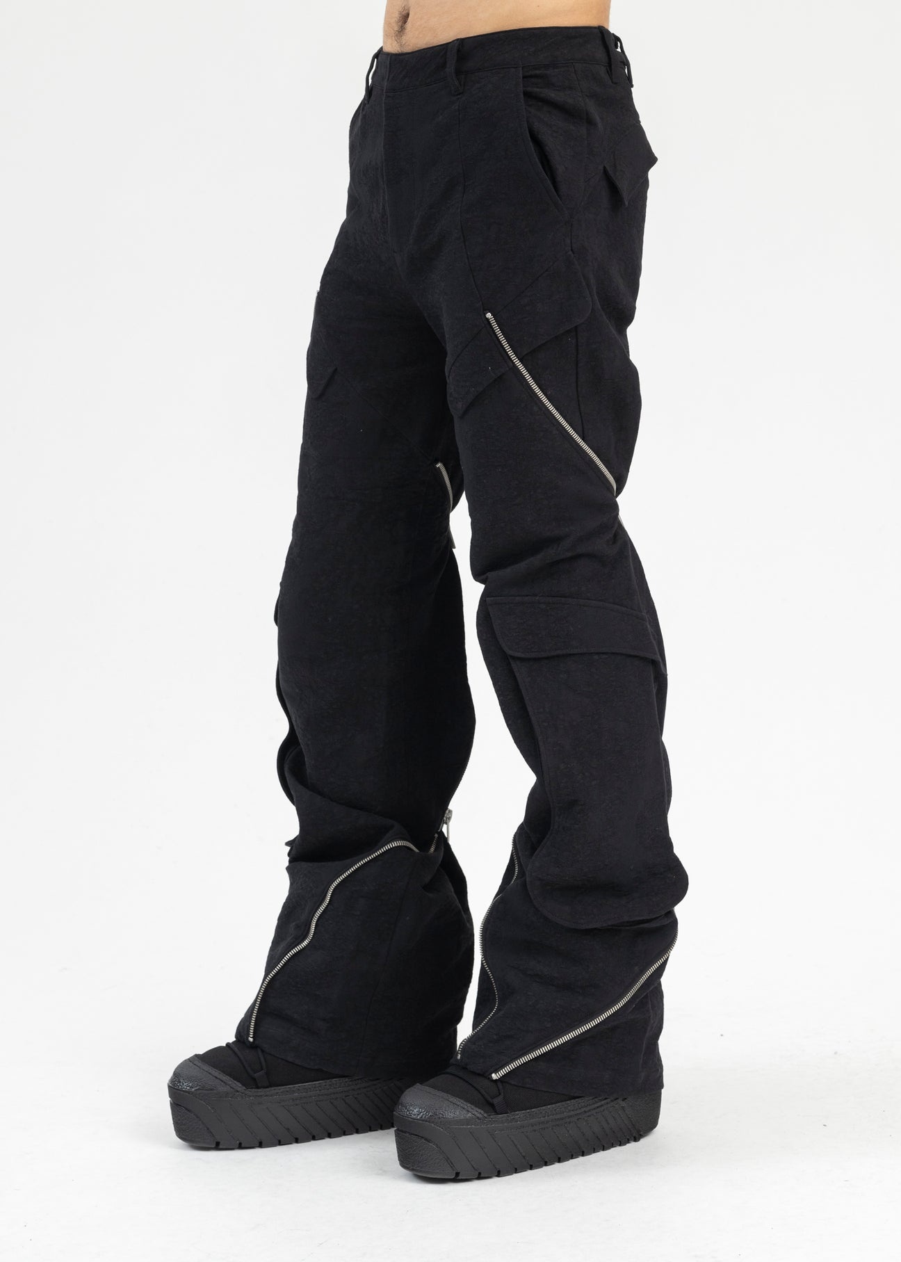BLACK PUNCTURED CARGO TROUSER - 3