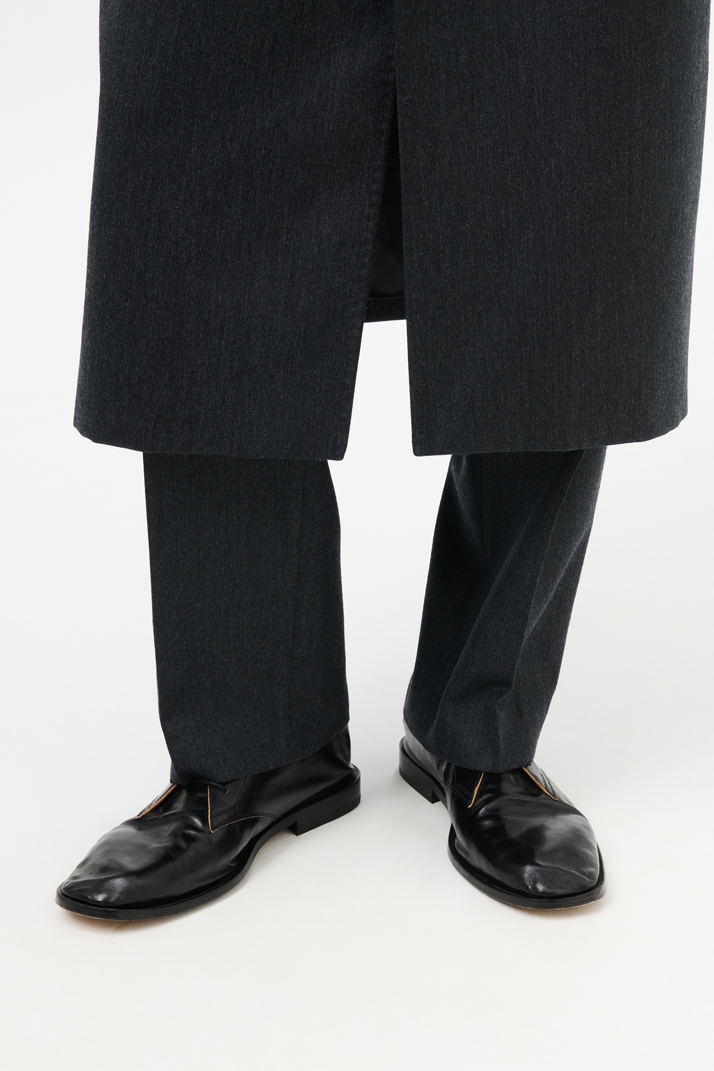 Collapsing Consultant True Dye Black Leather - 7