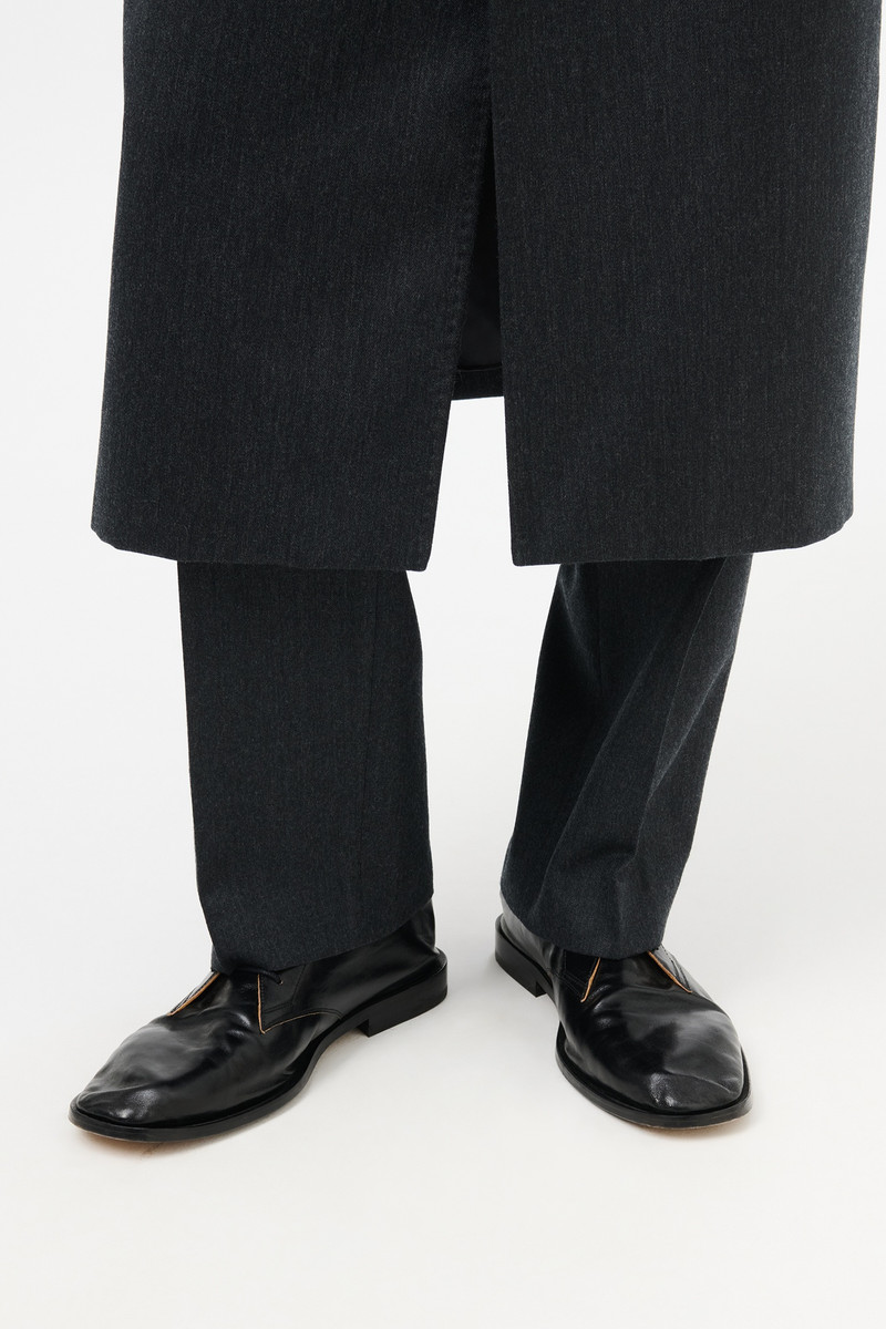 Collapsing Consultant True Dye Black Leather 7