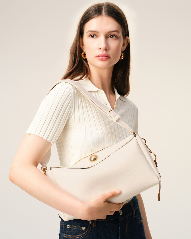 AMI Paris WHITE COW LEATHER CARROUSEL MEDIUM BAG outlook