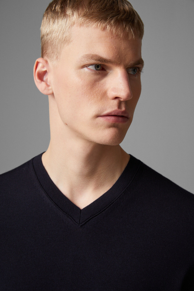 Omar sweater in Navy blue 4