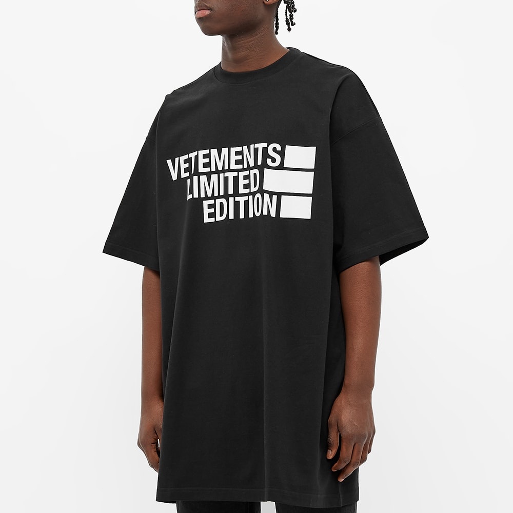 VETEMENTS Oversized Logo Limited Edition Tee - 4