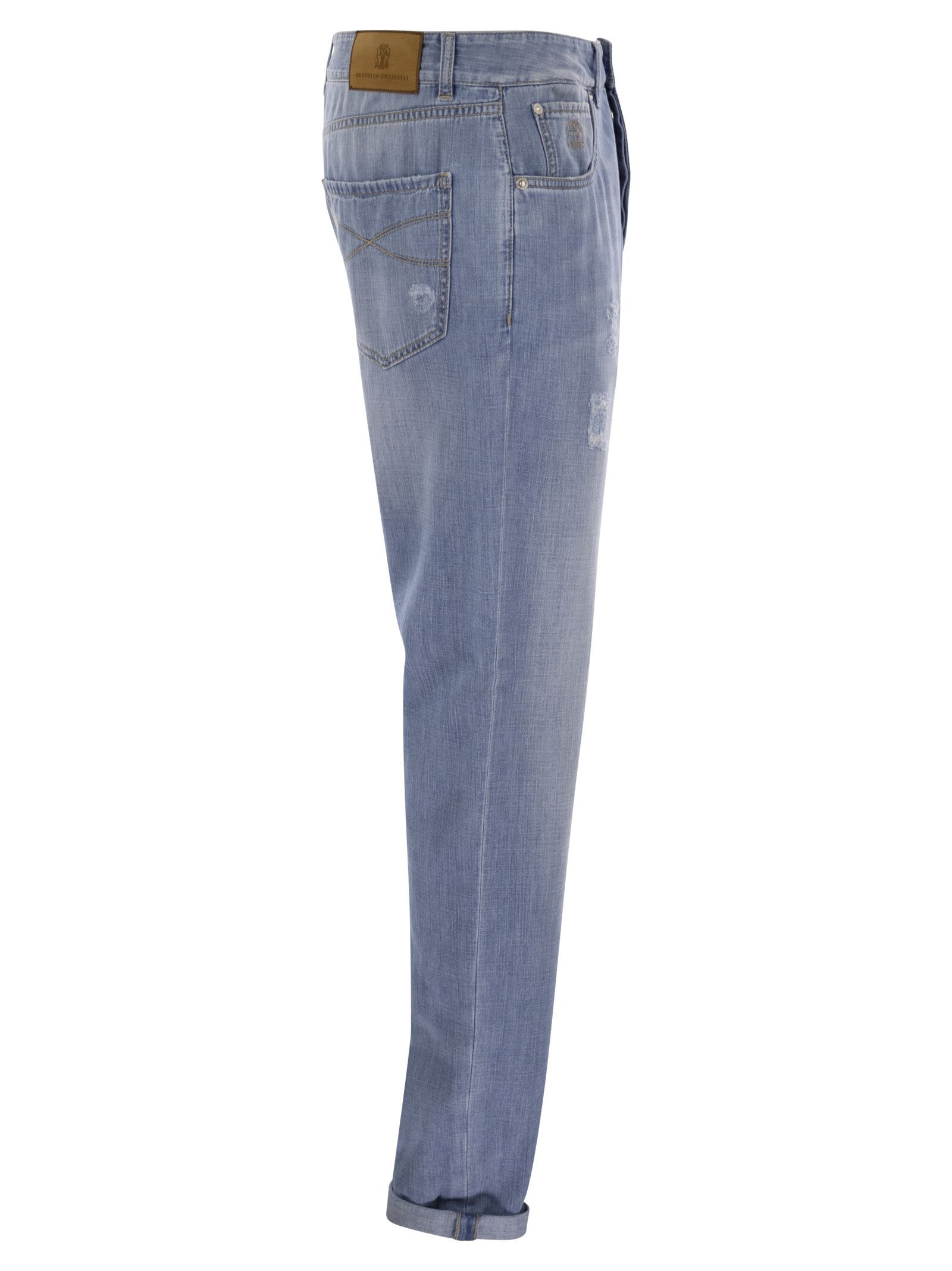 Brunello Cucinelli Men Five-Pocket Leisure Fit Trousers In Lightweight Old Denim With Rips - 3
