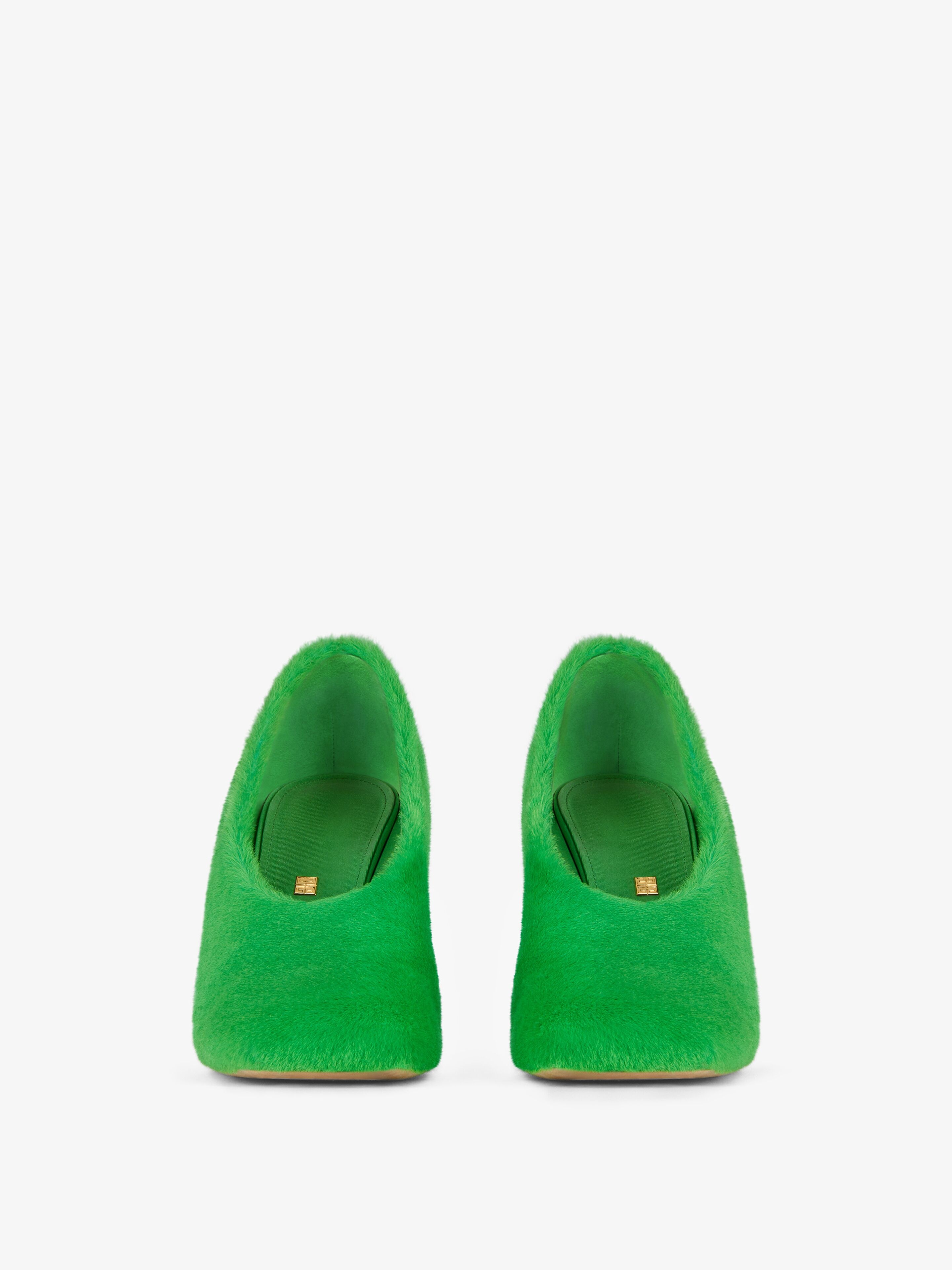 SHOW PUMPS IN LAMB HAIR - 2