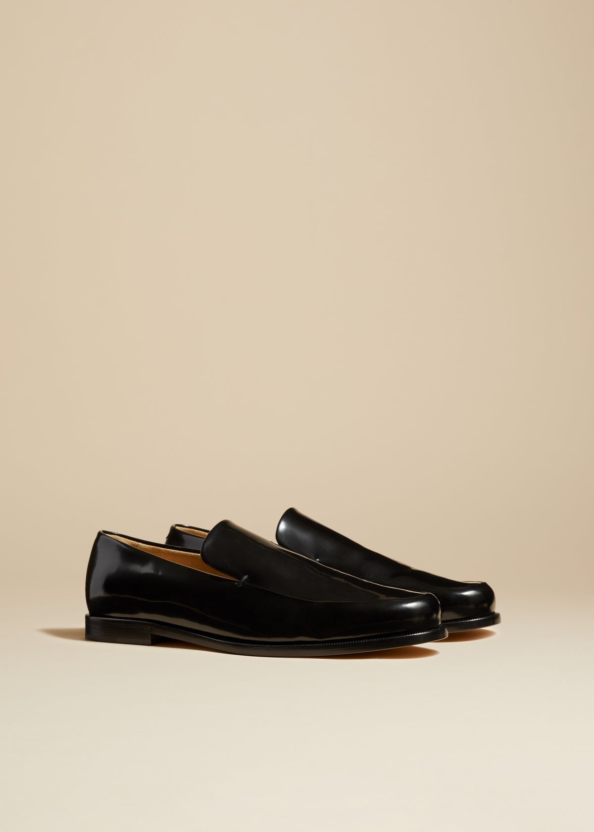 The Alessio Loafer in Black Leather - 2