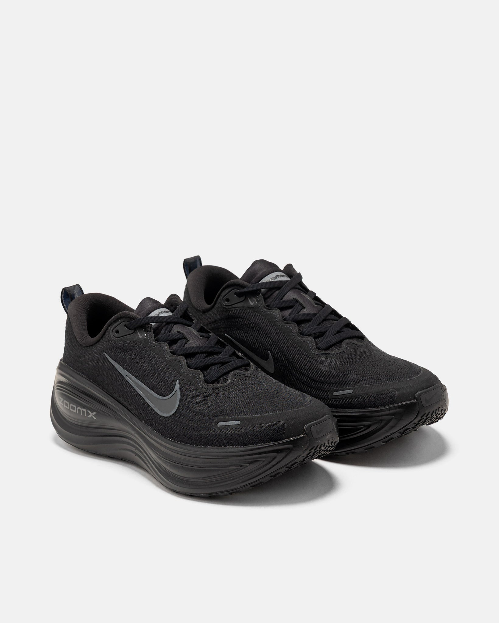 Vomero Plus Black/Dk Smoke Grey - 2