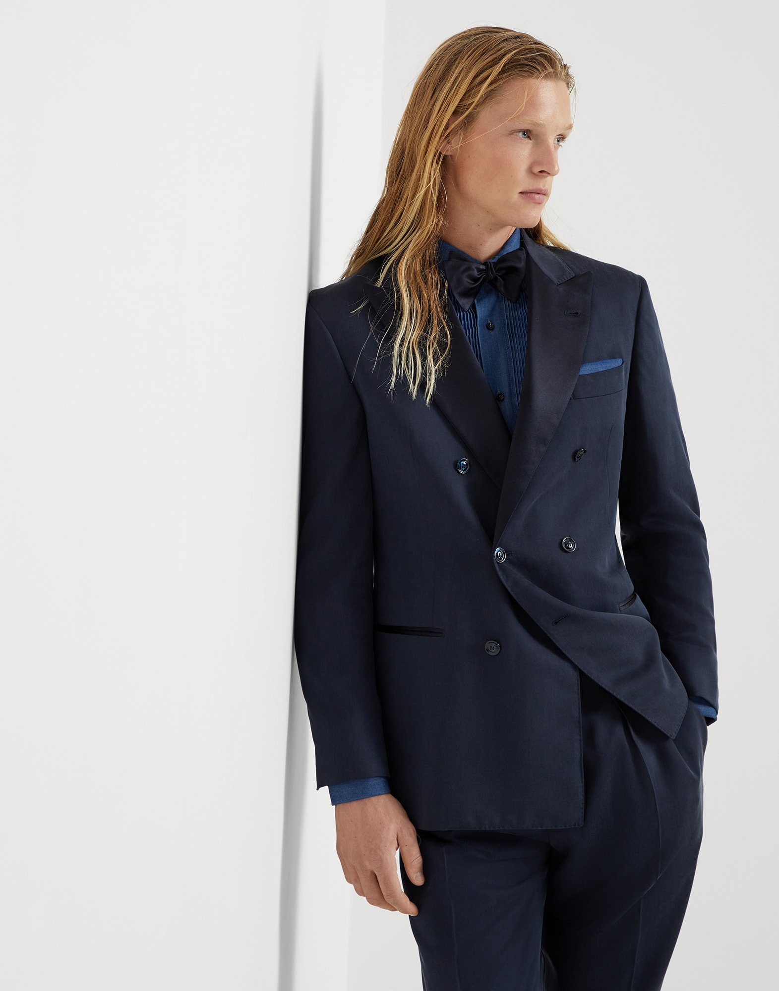 Délavé silk twill tuxedo with one-and-a-half breasted jacket and double-pleated trousers - 4