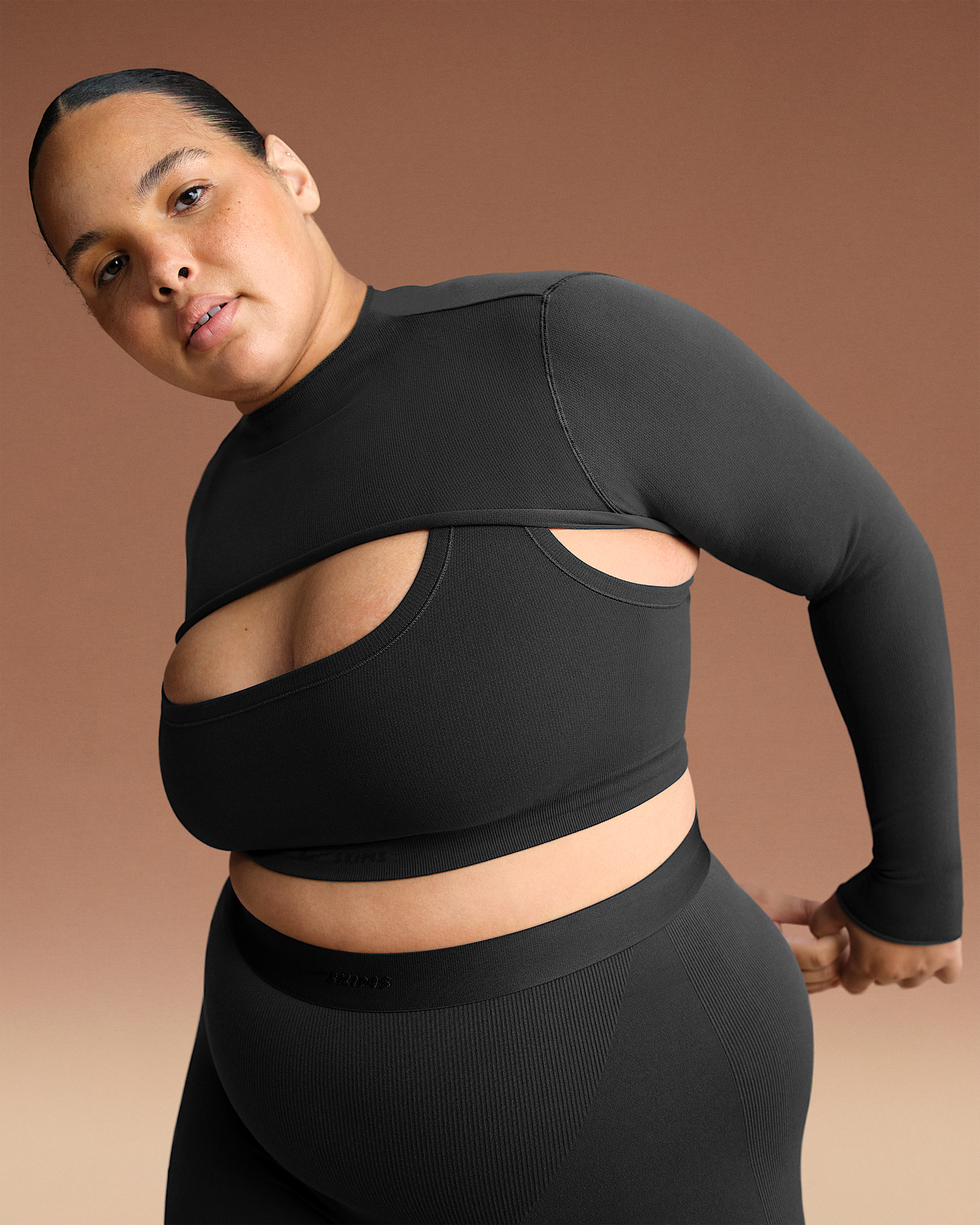 NikeSKIMS Vintage Seamless Women's Long-Sleeve Shrug - 7