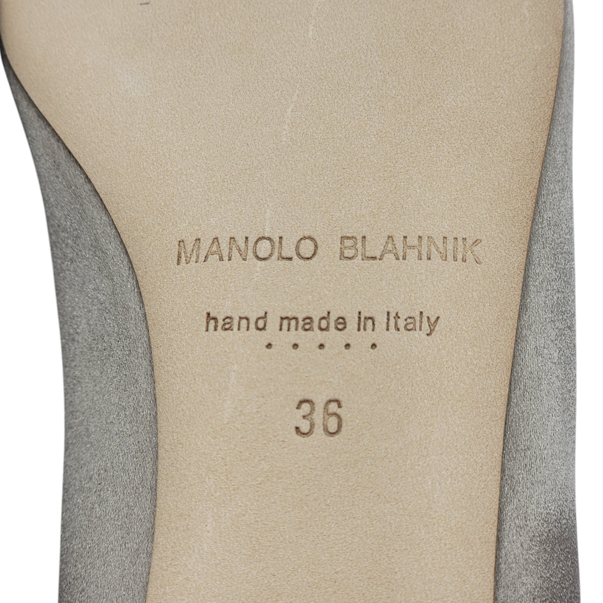Manolo Blahnik Hangisiflat Jewel Buckle Flat Pumps - Satin - Champagne 36 - 6