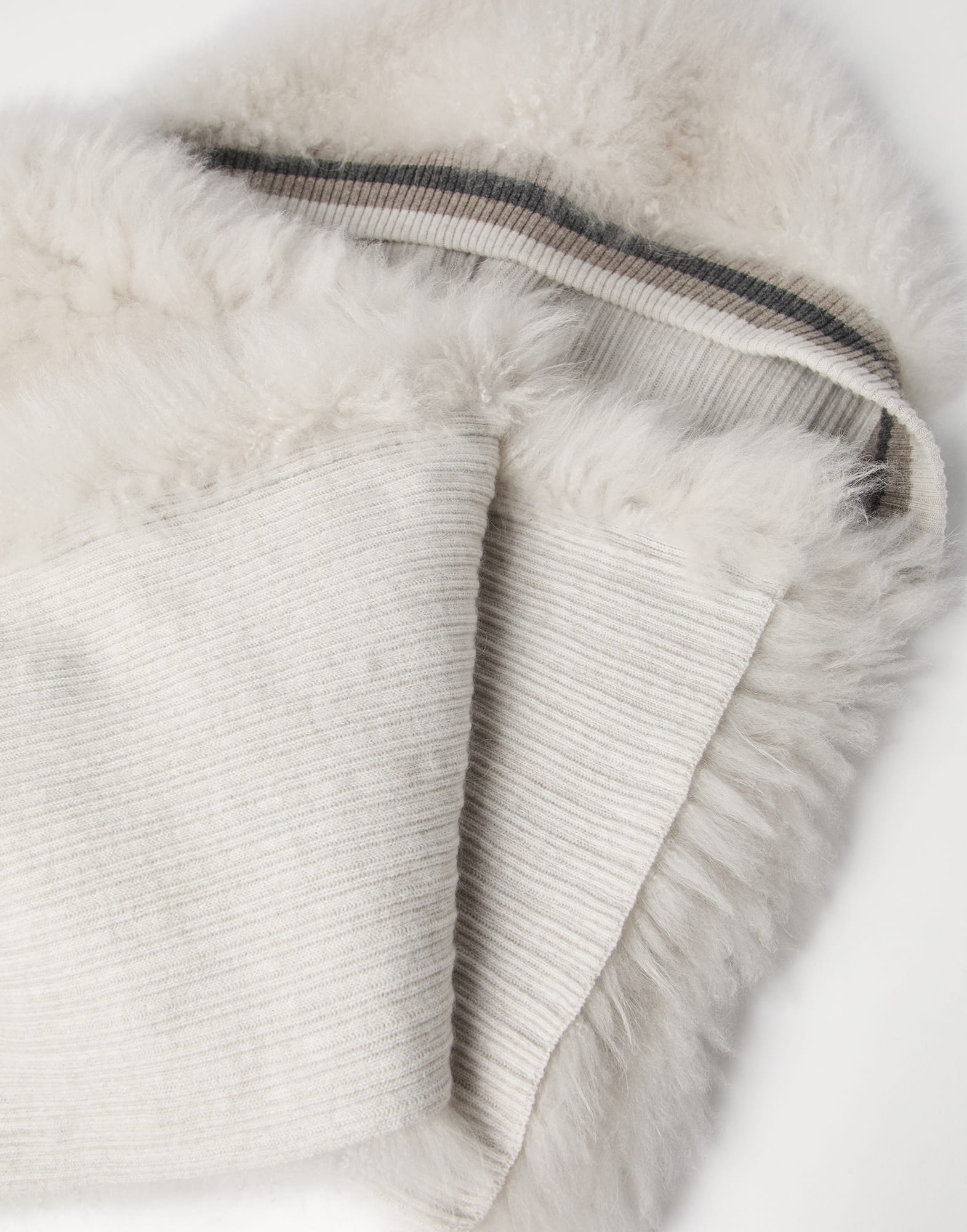 Cozy shearling hooded scarf in cashmere - 2